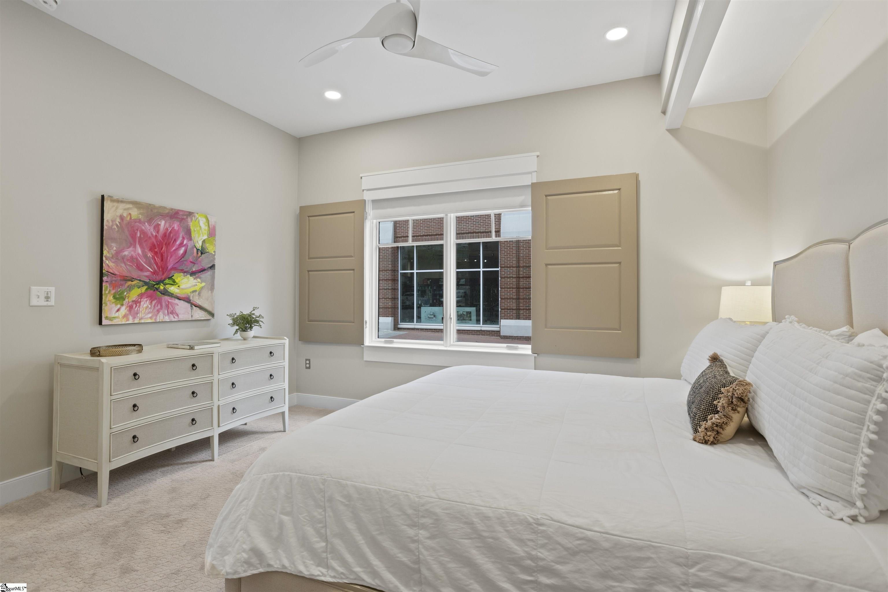 155 Riverplace Property Photo 22