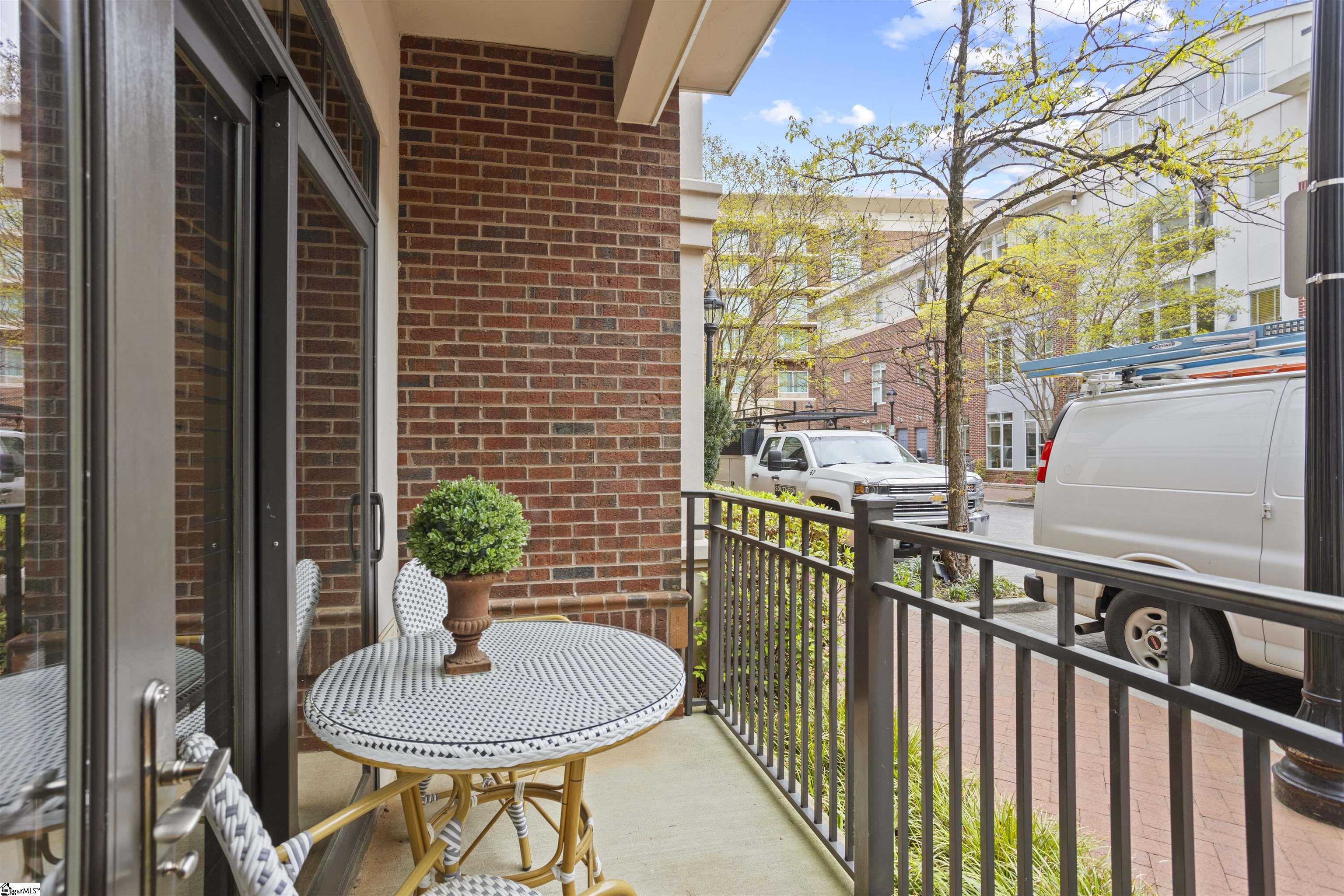 155 Riverplace Property Photo 31