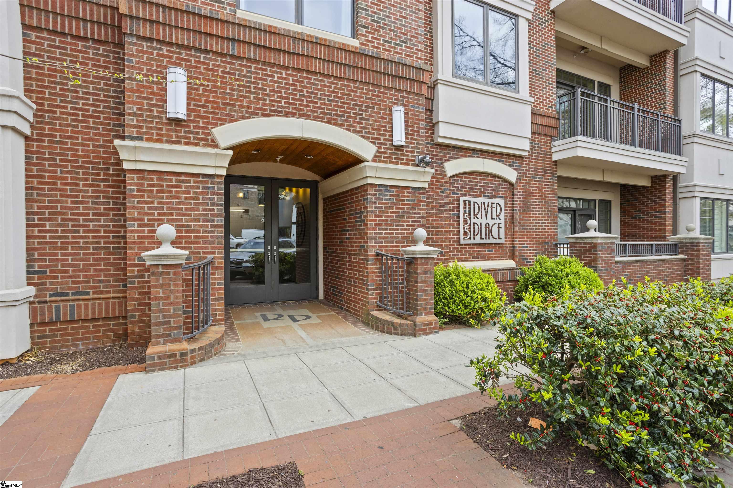 155 Riverplace Property Photo 32