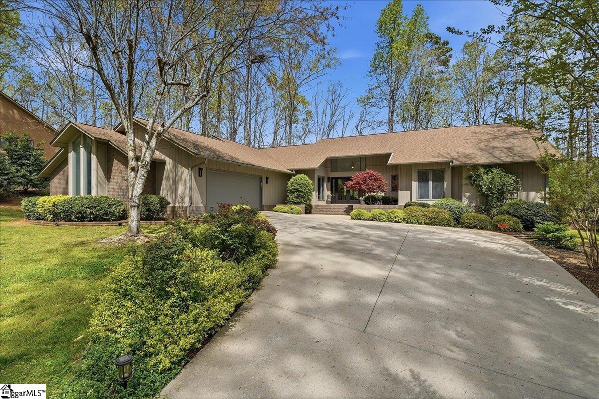 240 Stonehaven Way Property Photo 3