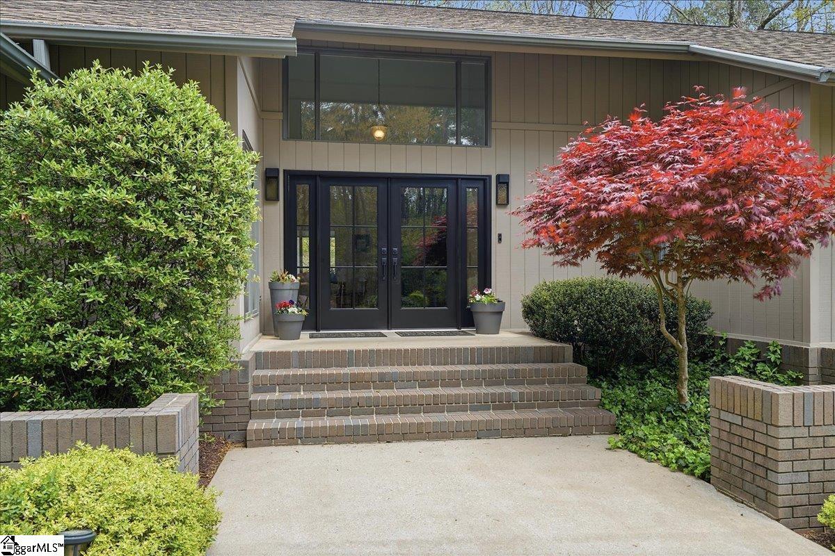 240 Stonehaven Way Property Photo 4