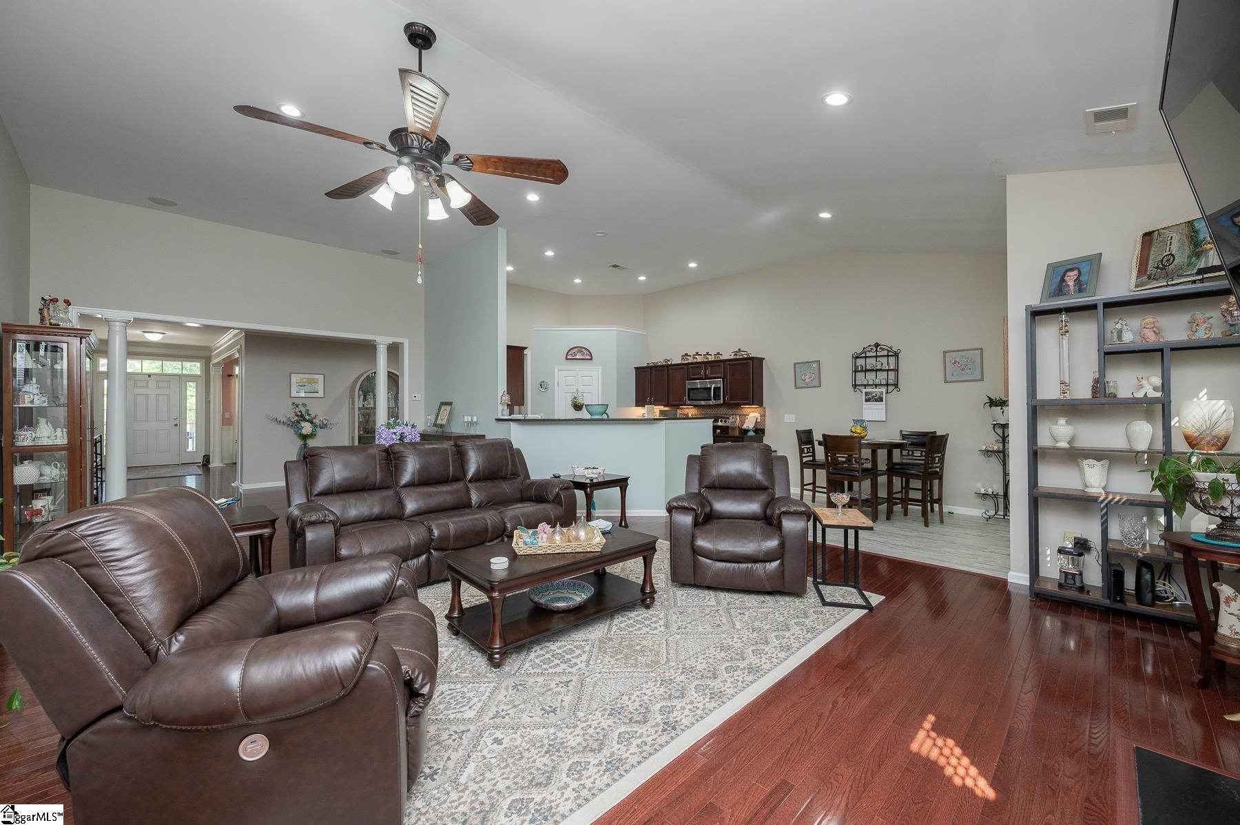 806 Hartscove Court Property Photo 12