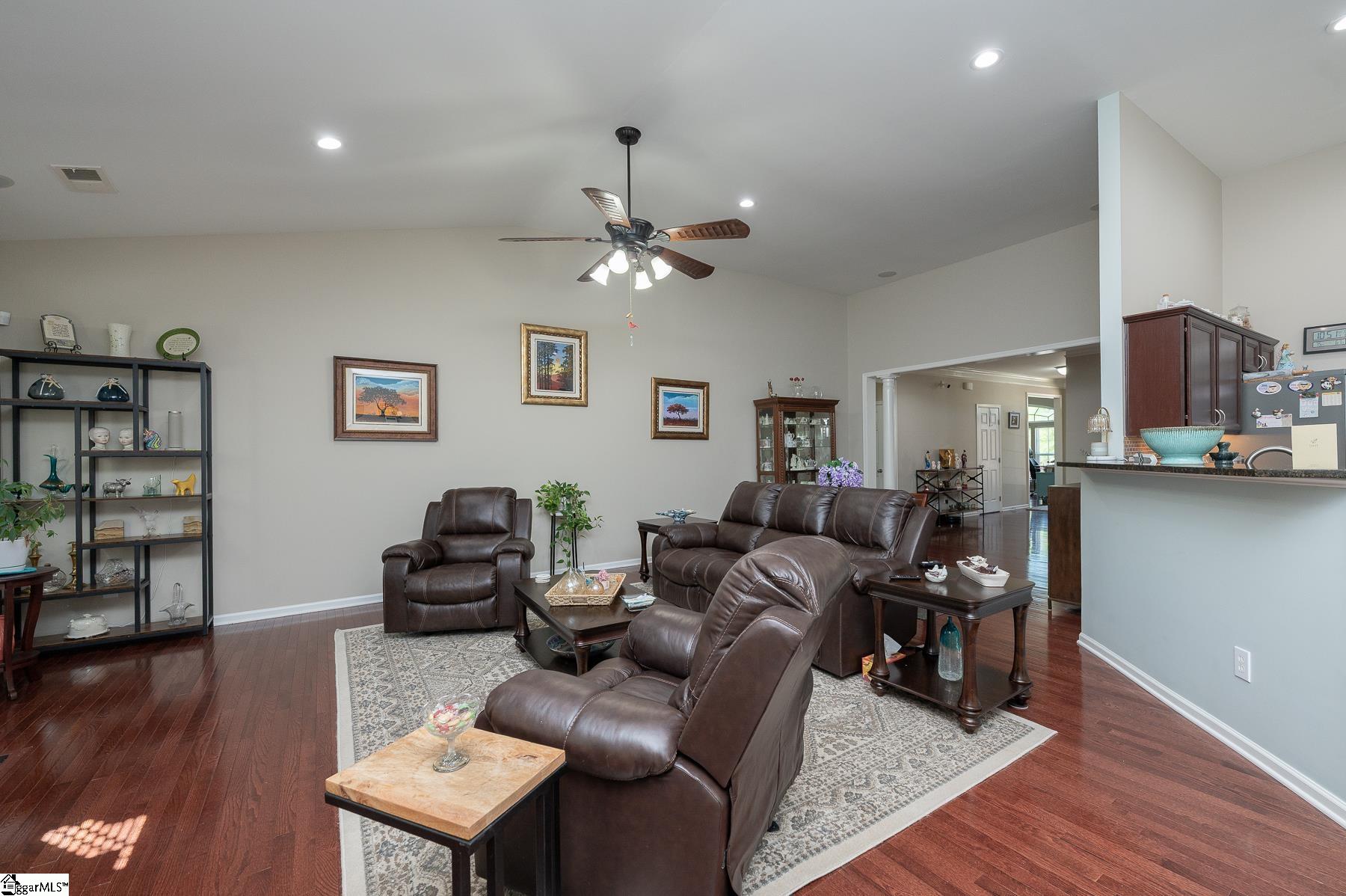 806 Hartscove Court Property Photo 13