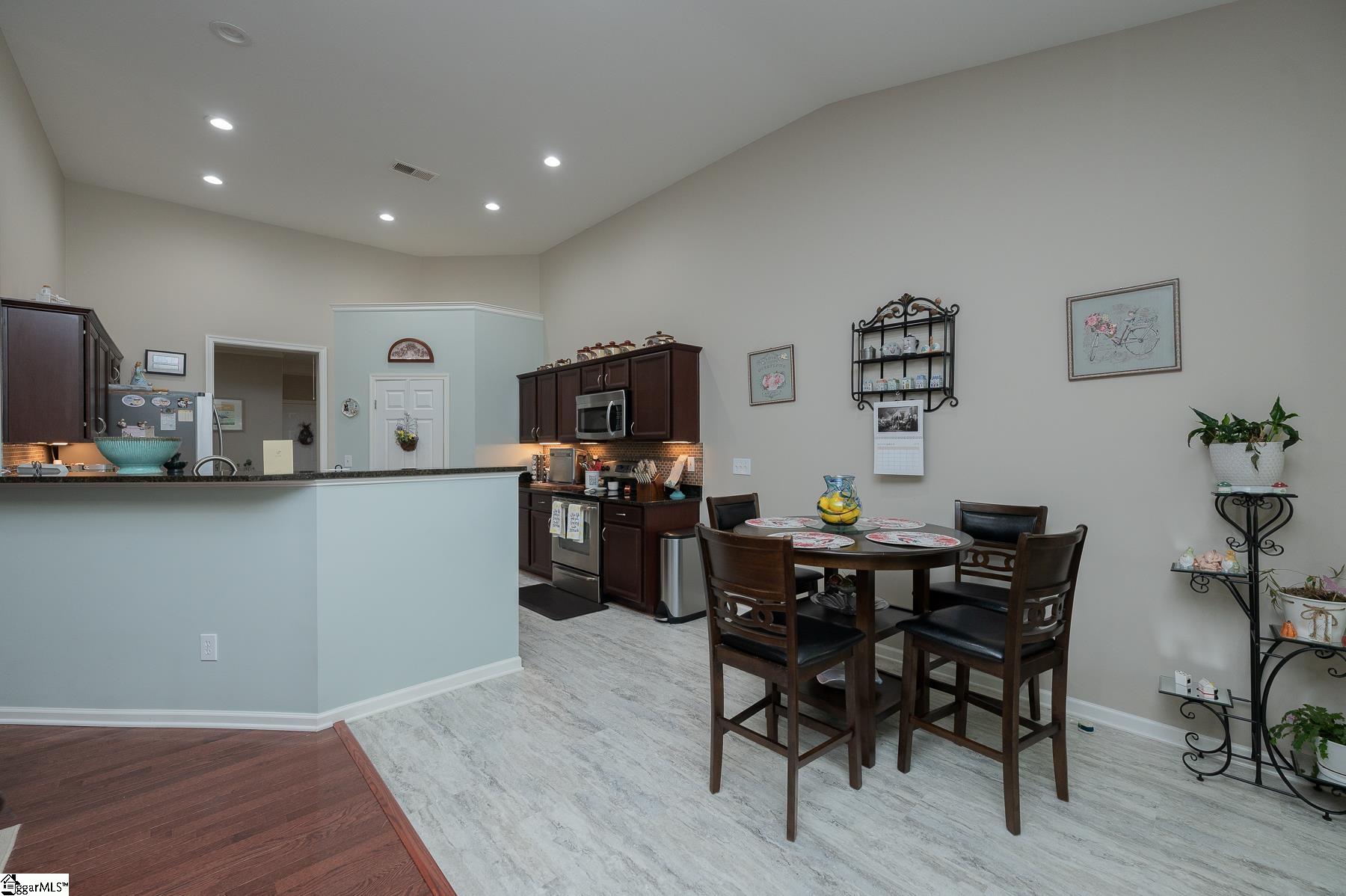806 Hartscove Court Property Photo 14