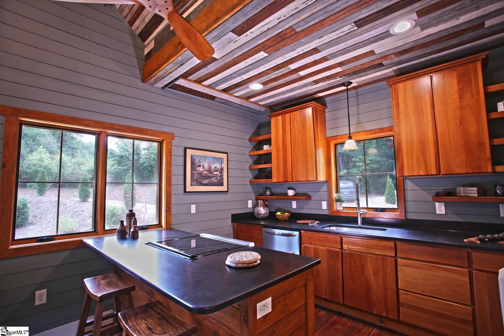 275 Jocassee Lake Road Property Photo 8