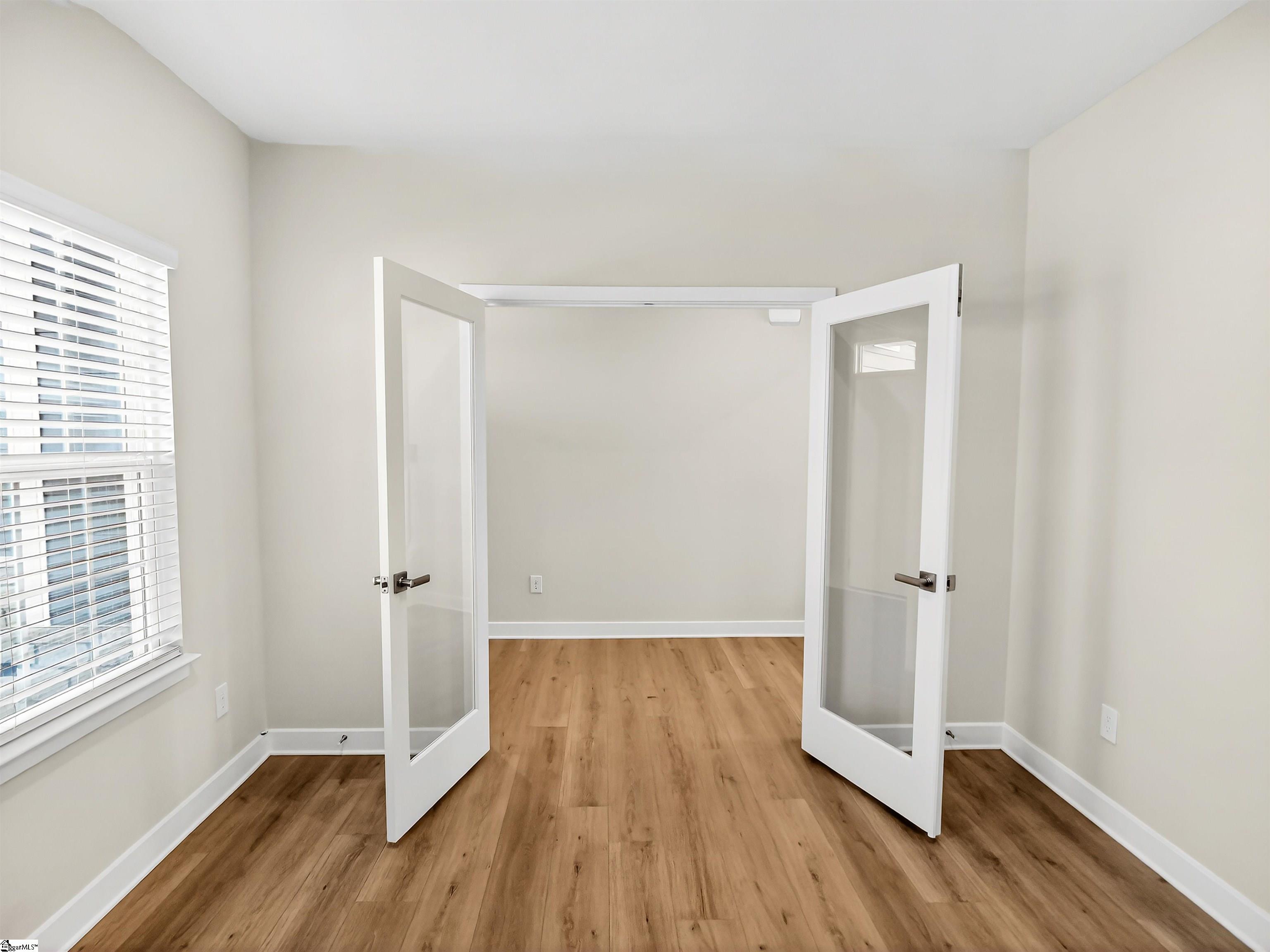 1586842 Property Photo 3