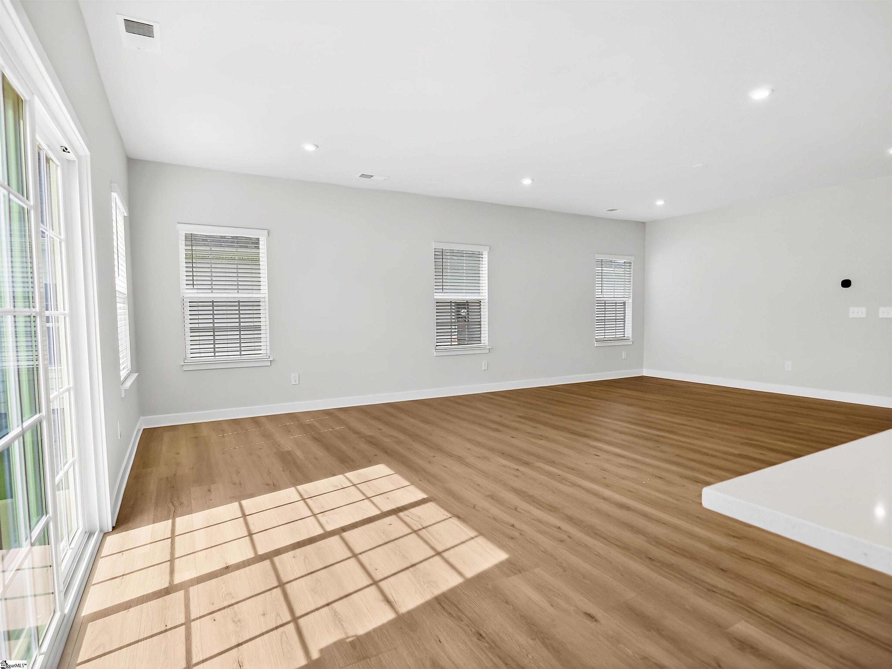1586842 Property Photo 5