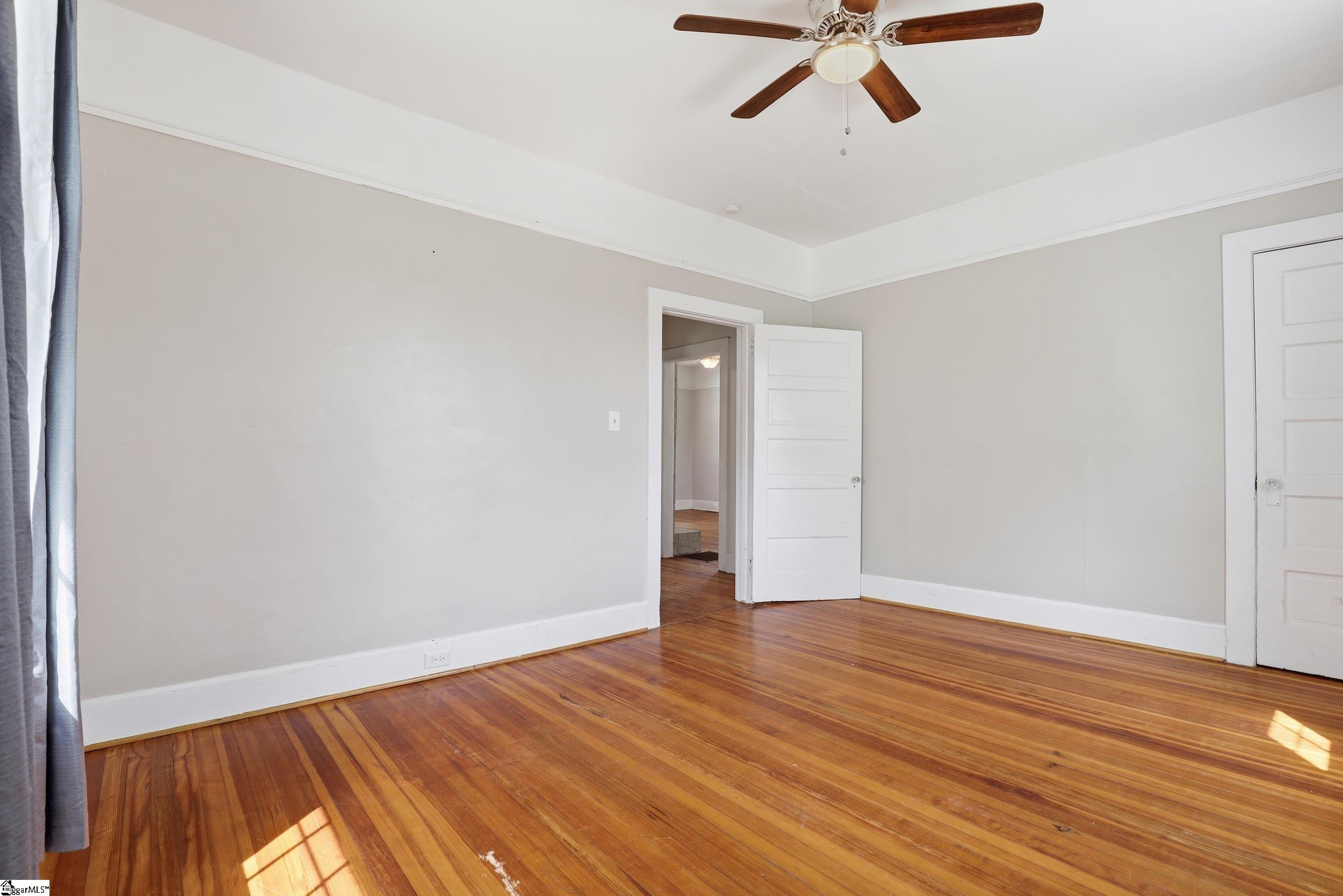 6 Crest Street Property Photo 15