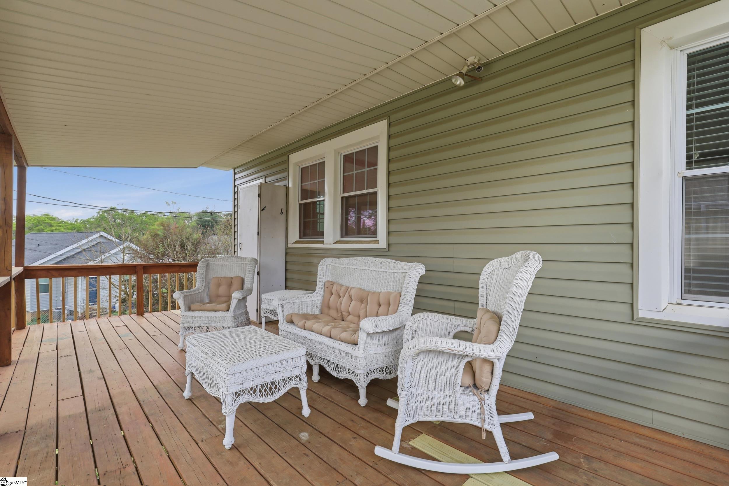 6 Crest Street Property Photo 20