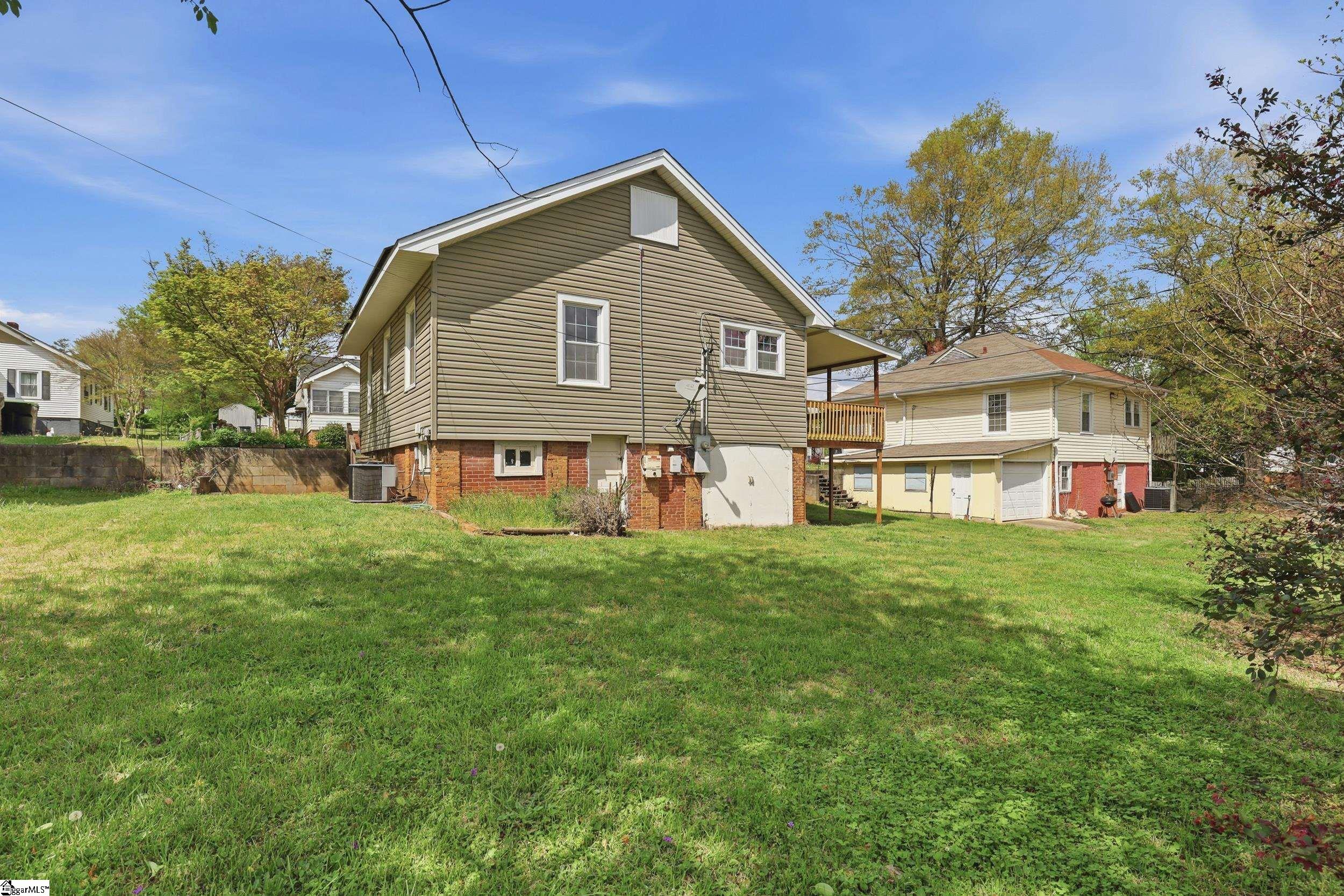 6 Crest Street Property Photo 24