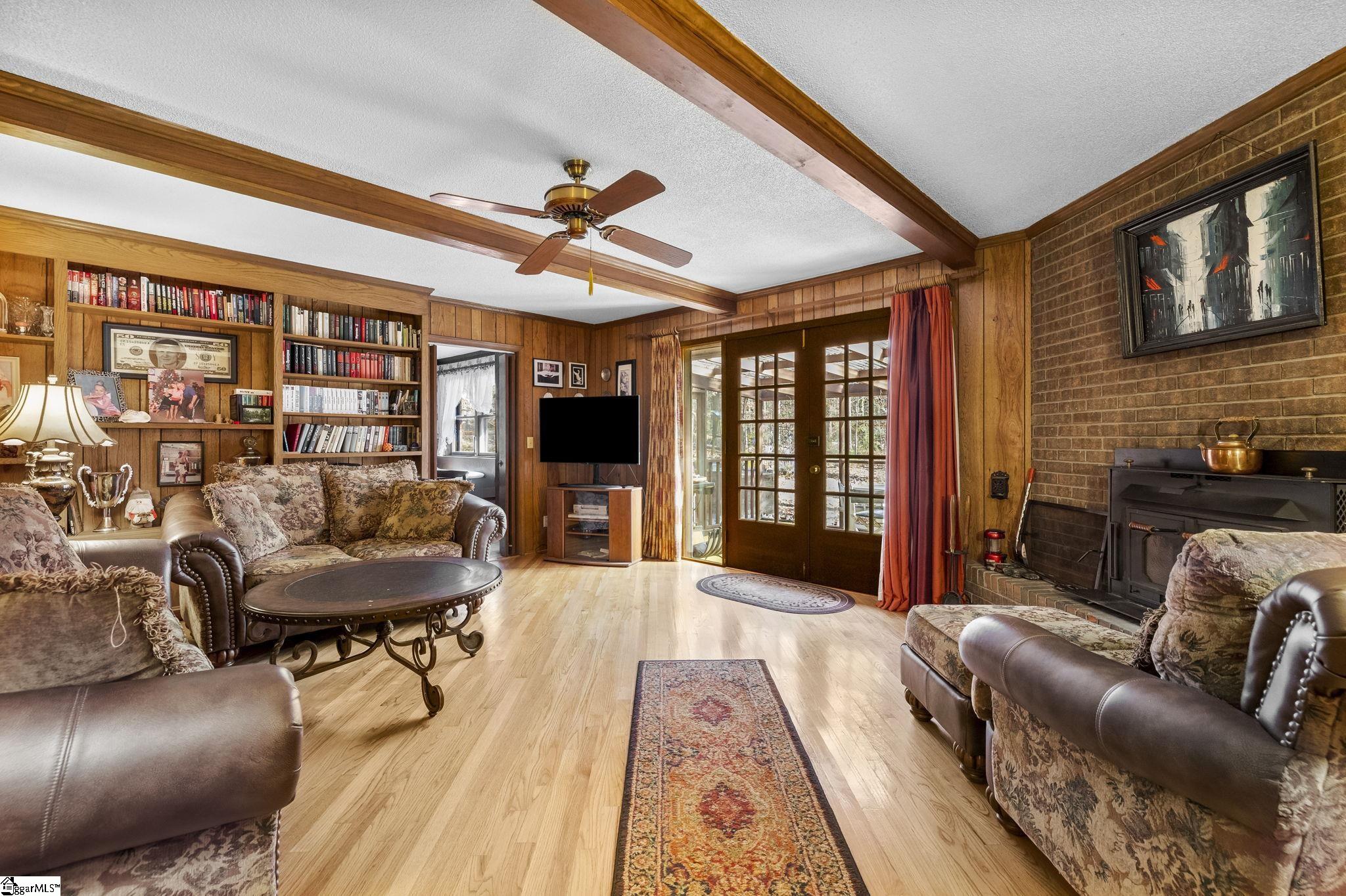 132 Rosecrest Road Property Photo 4