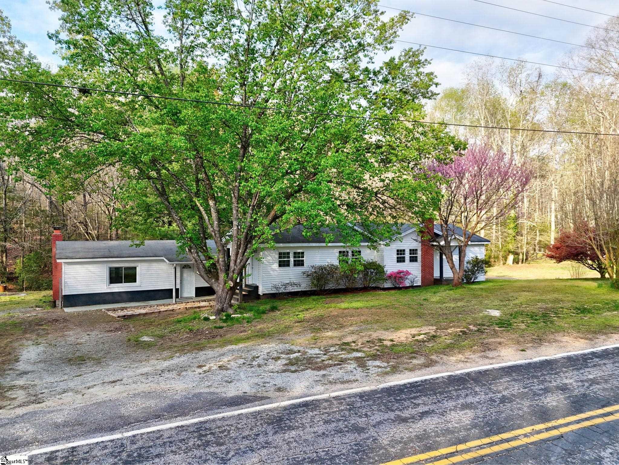 303 Garren Road Property Photo 1