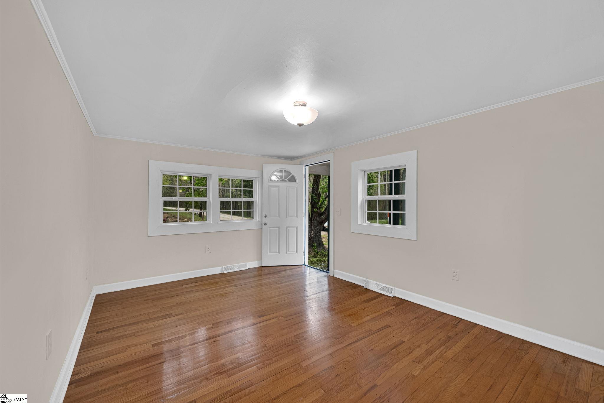 303 Garren Road Property Photo 6