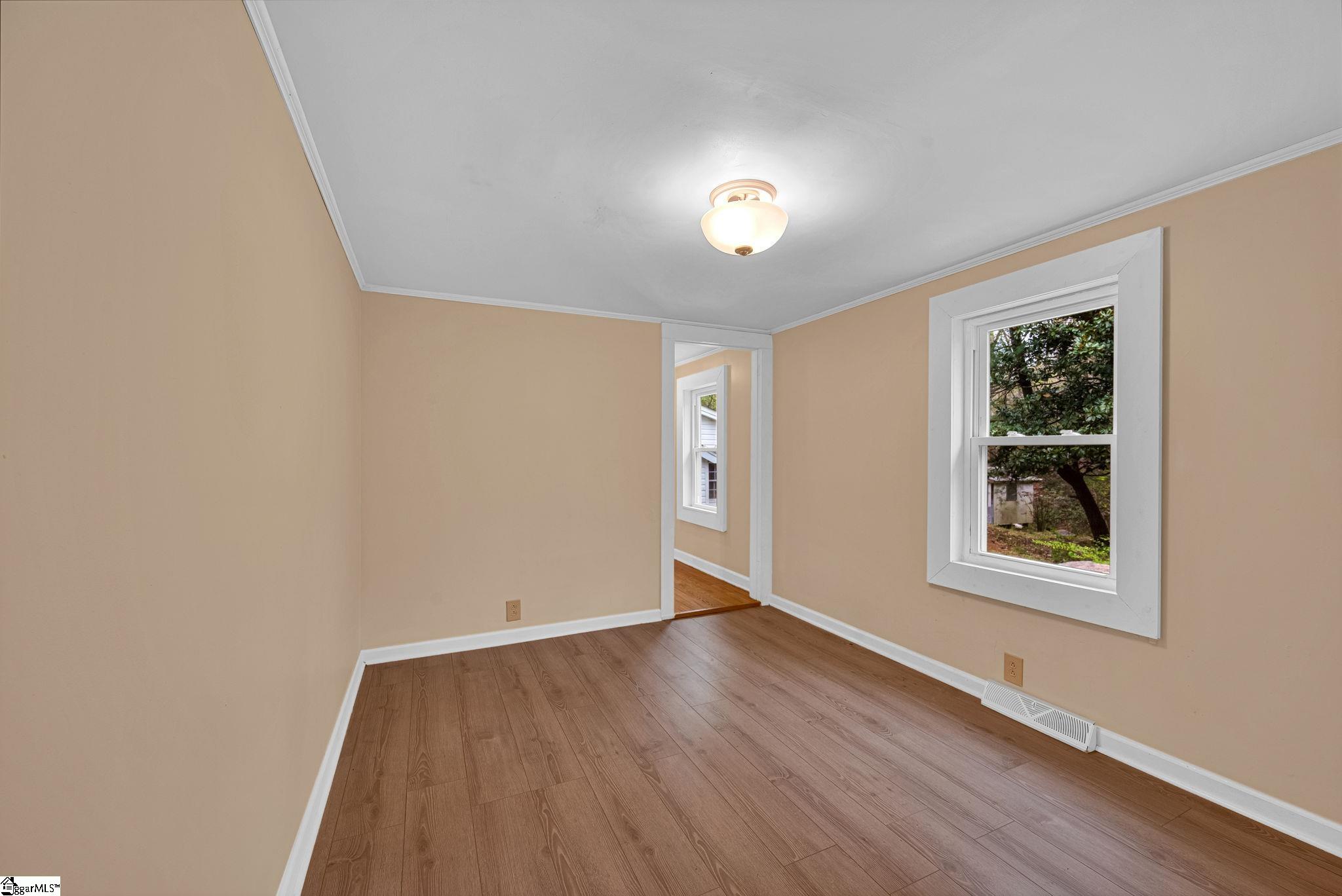 303 Garren Road Property Photo 9