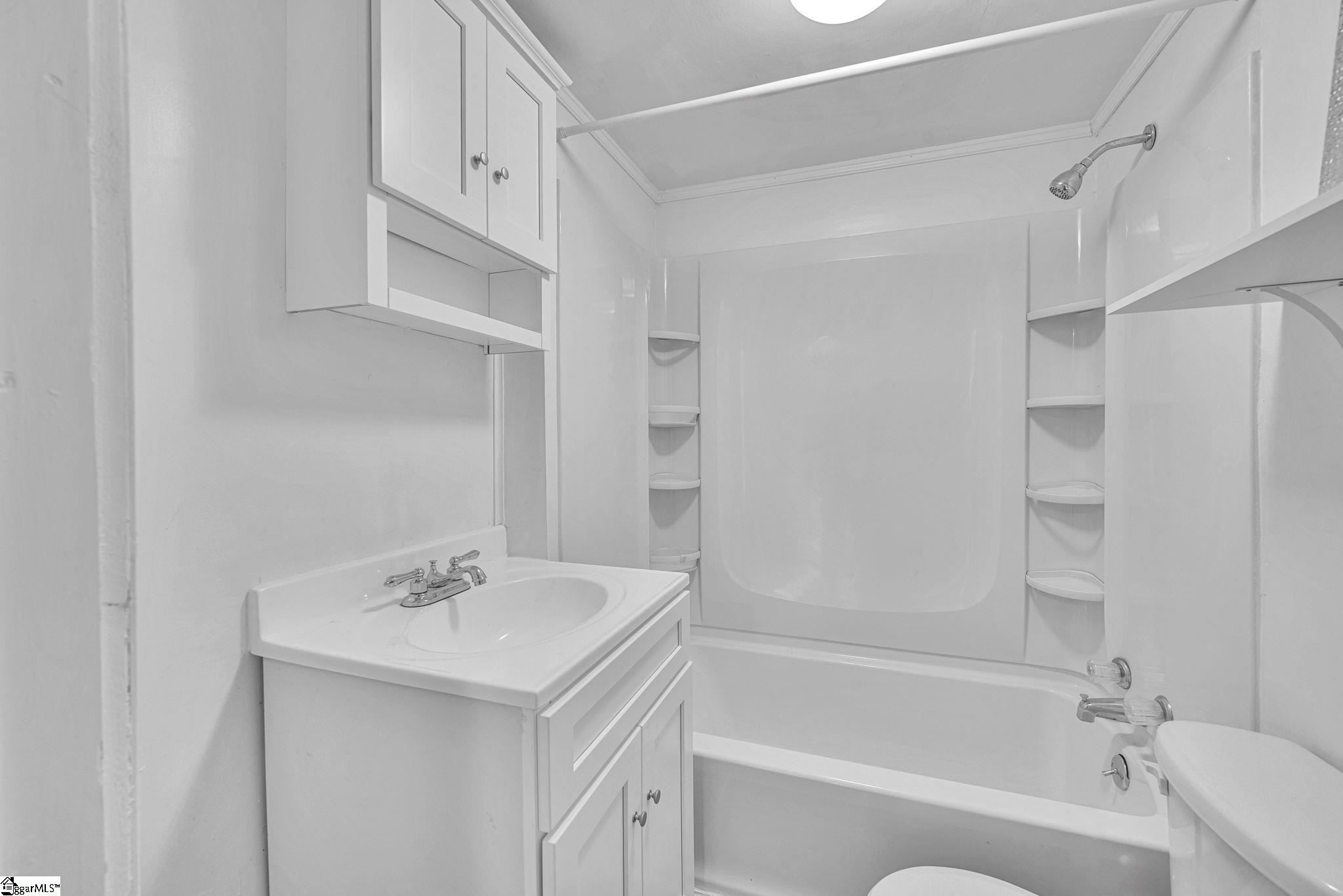 303 Garren Road Property Photo 10