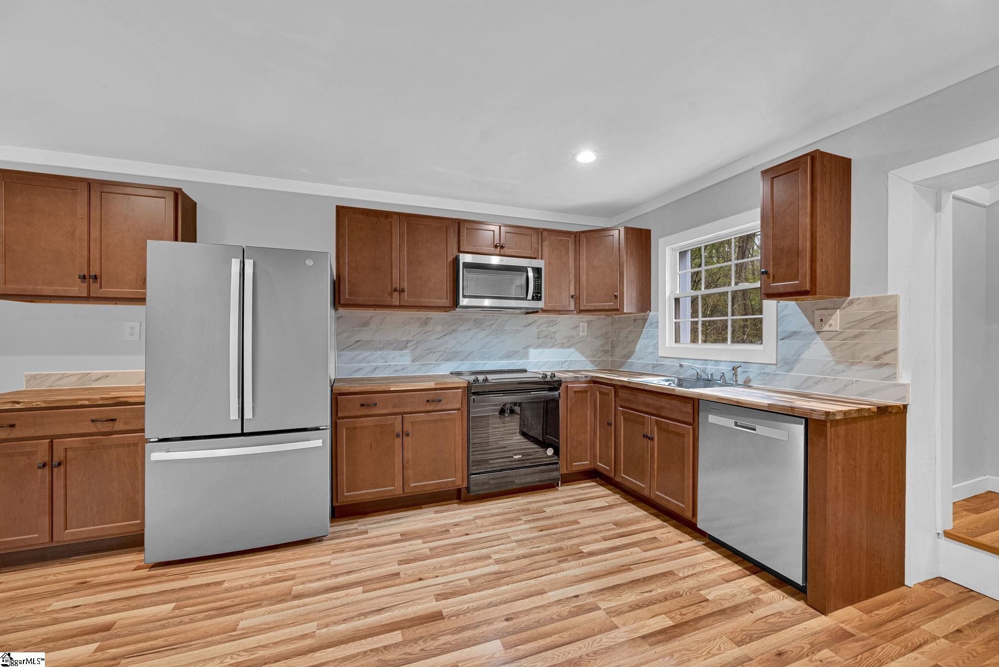 303 Garren Road Property Photo 16