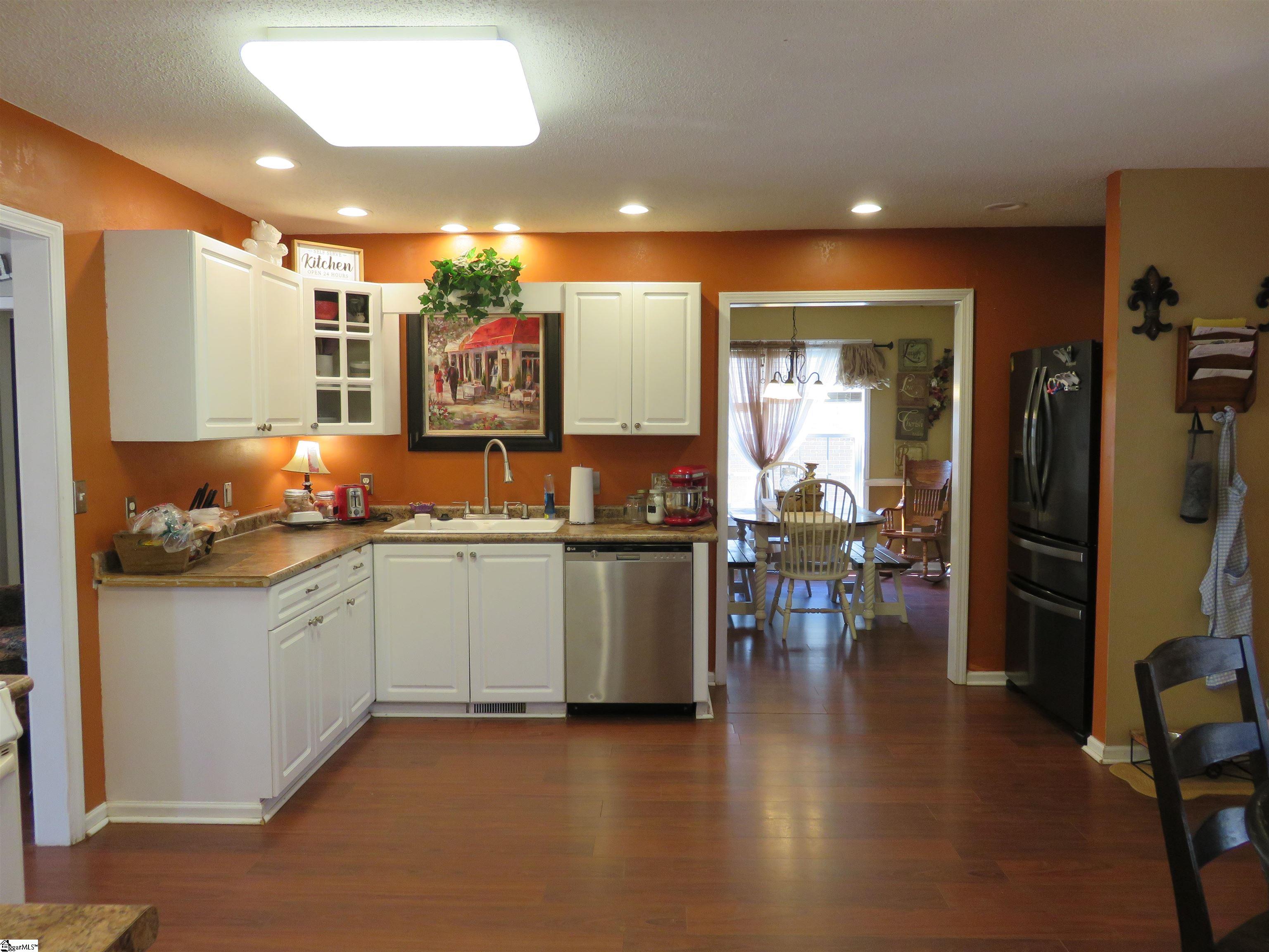 224 Riverrun Drive Property Photo 3