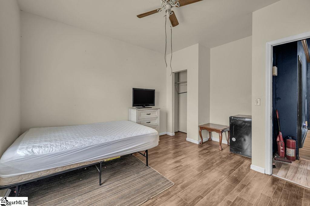 1660 Wofford Street Property Photo 4