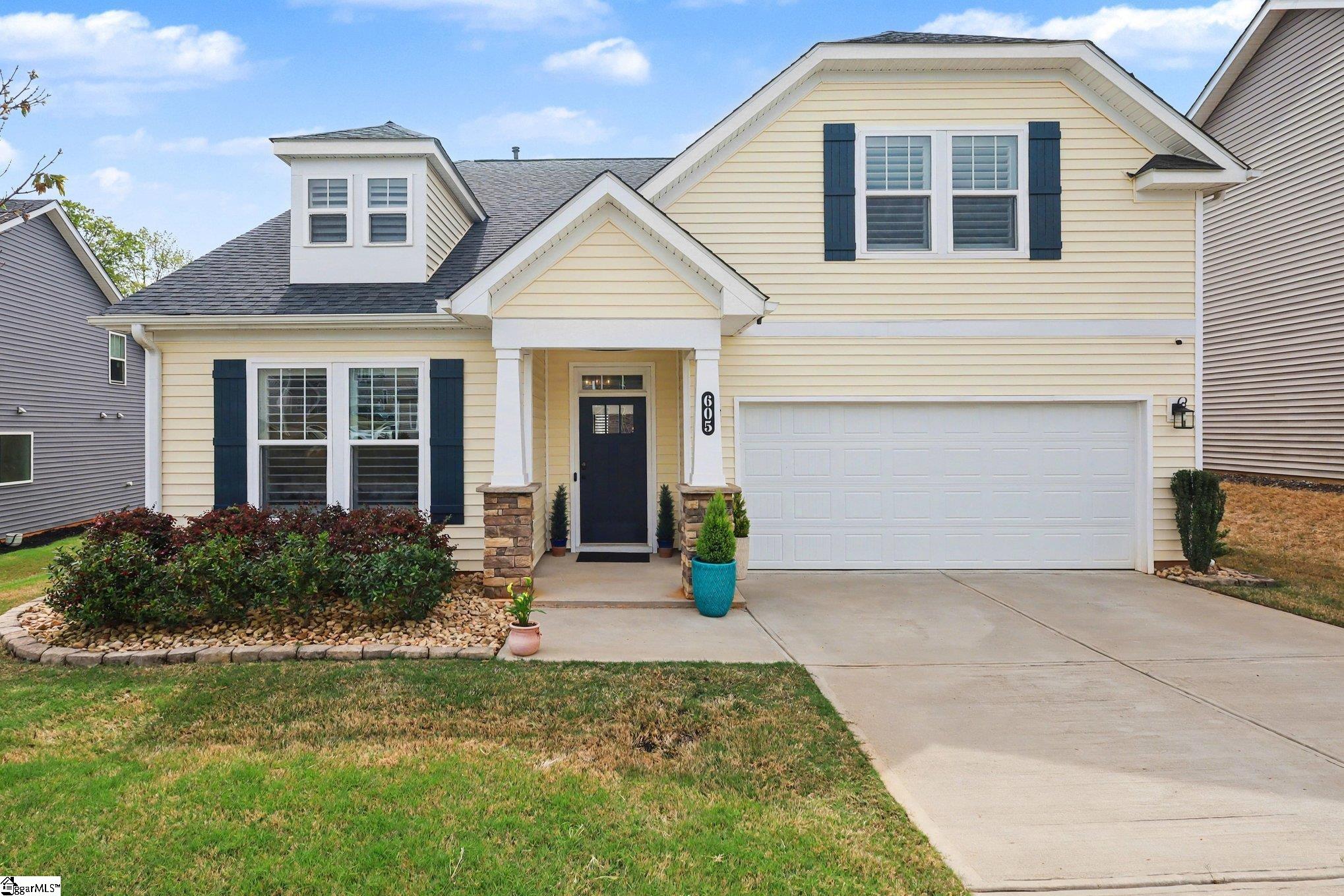 605 Sunwater Drive Property Photo 4