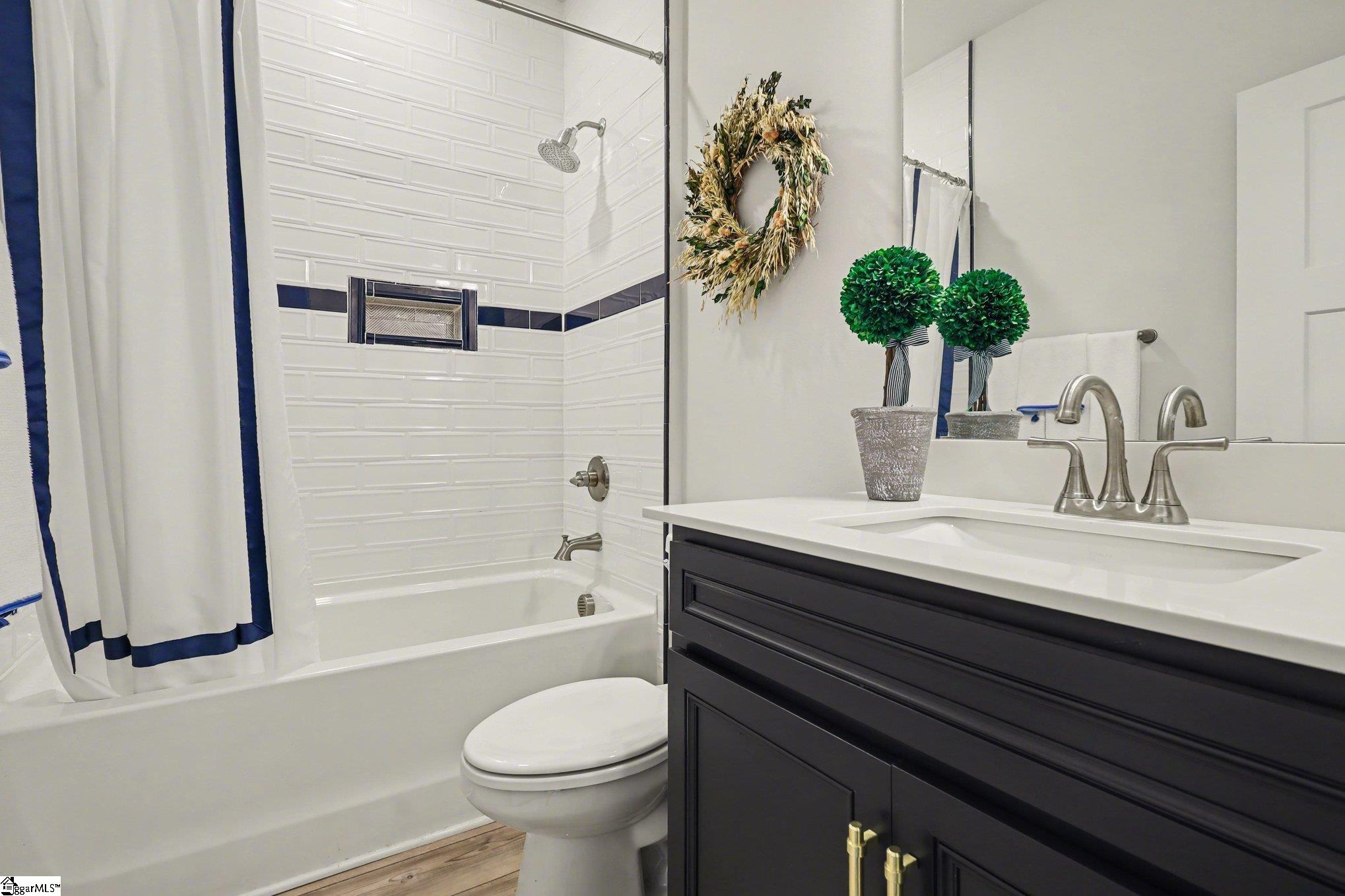 605 Sunwater Drive Property Photo 11