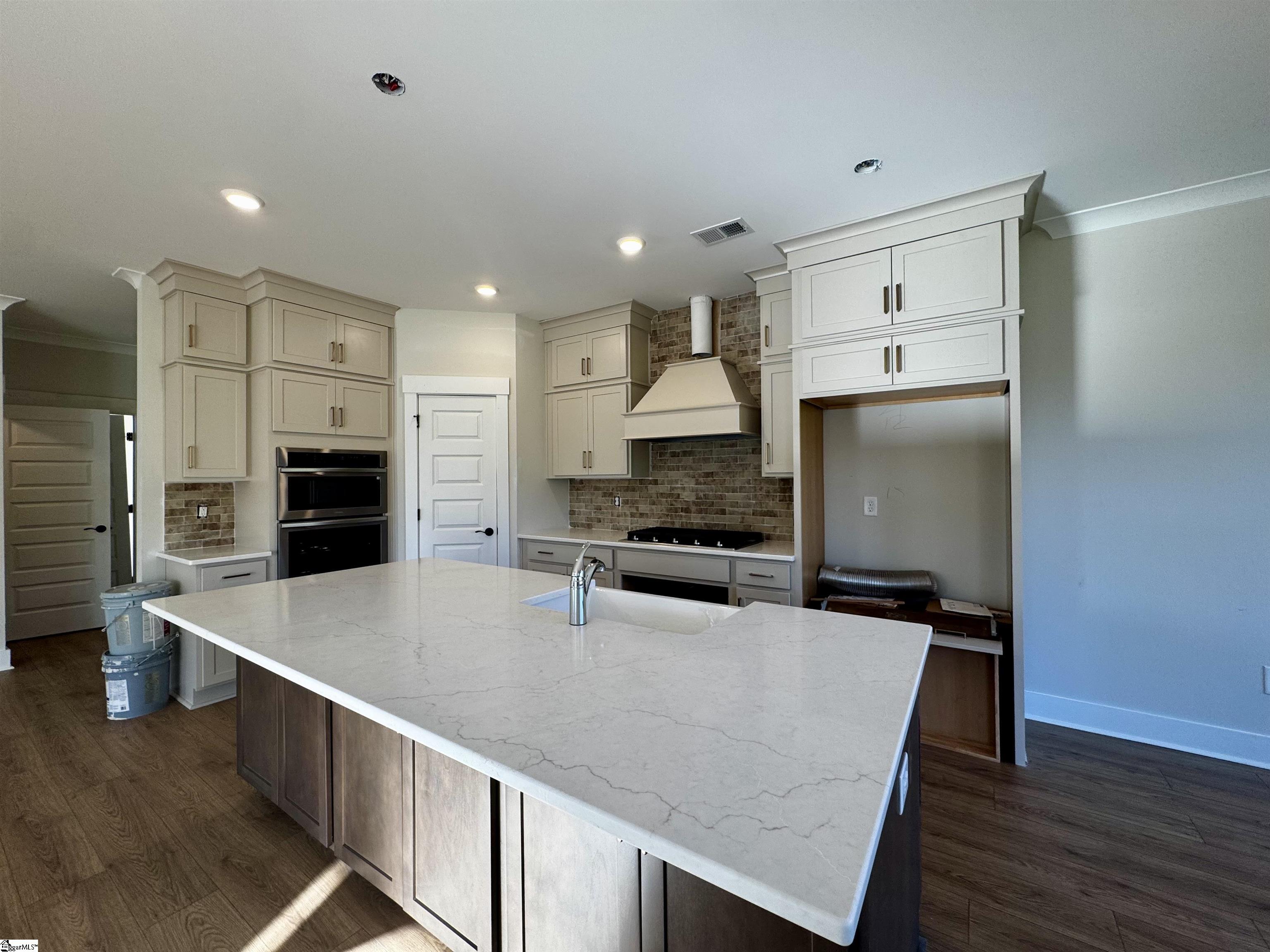 313 Ever Silvers Lane Property Photo 3