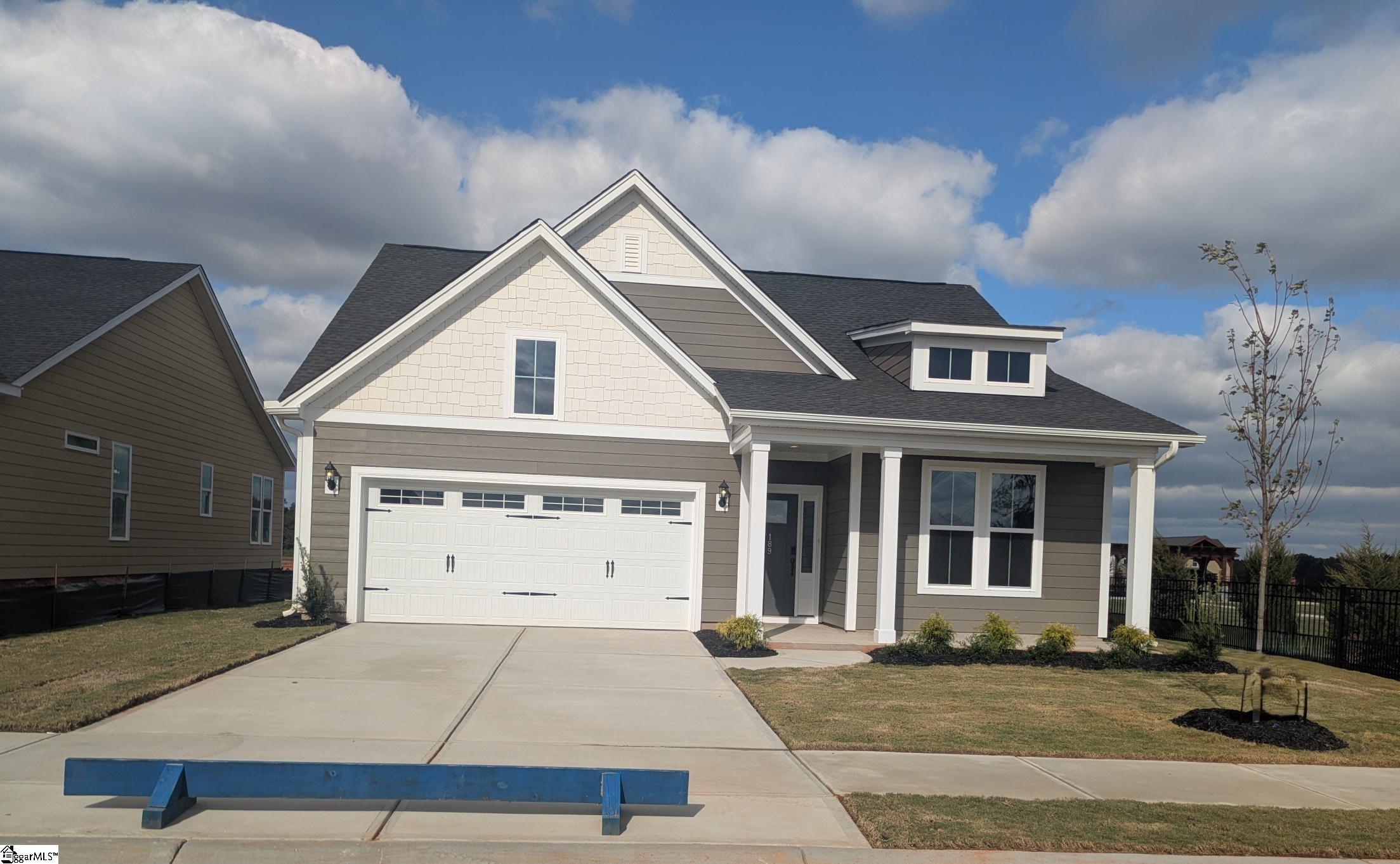 189 Limestone Circle Property Photo 1
