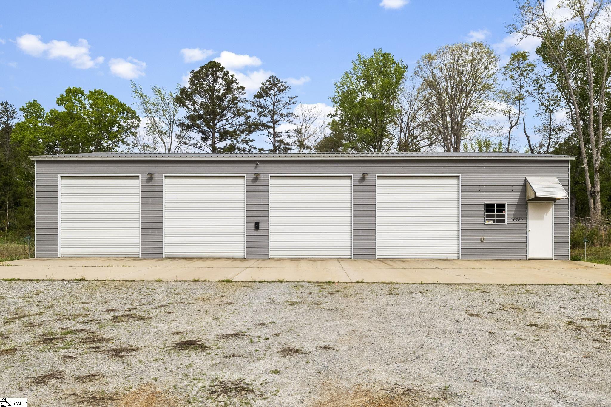 10795 Highway 252 Property Photo 9