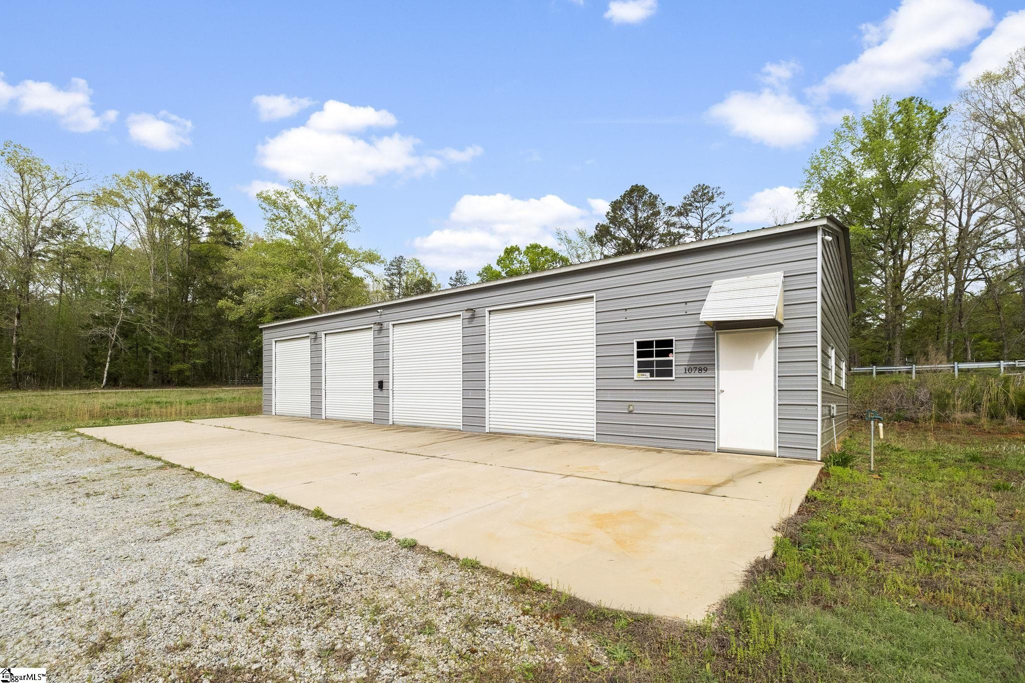 10795 Highway 252 Property Photo 11