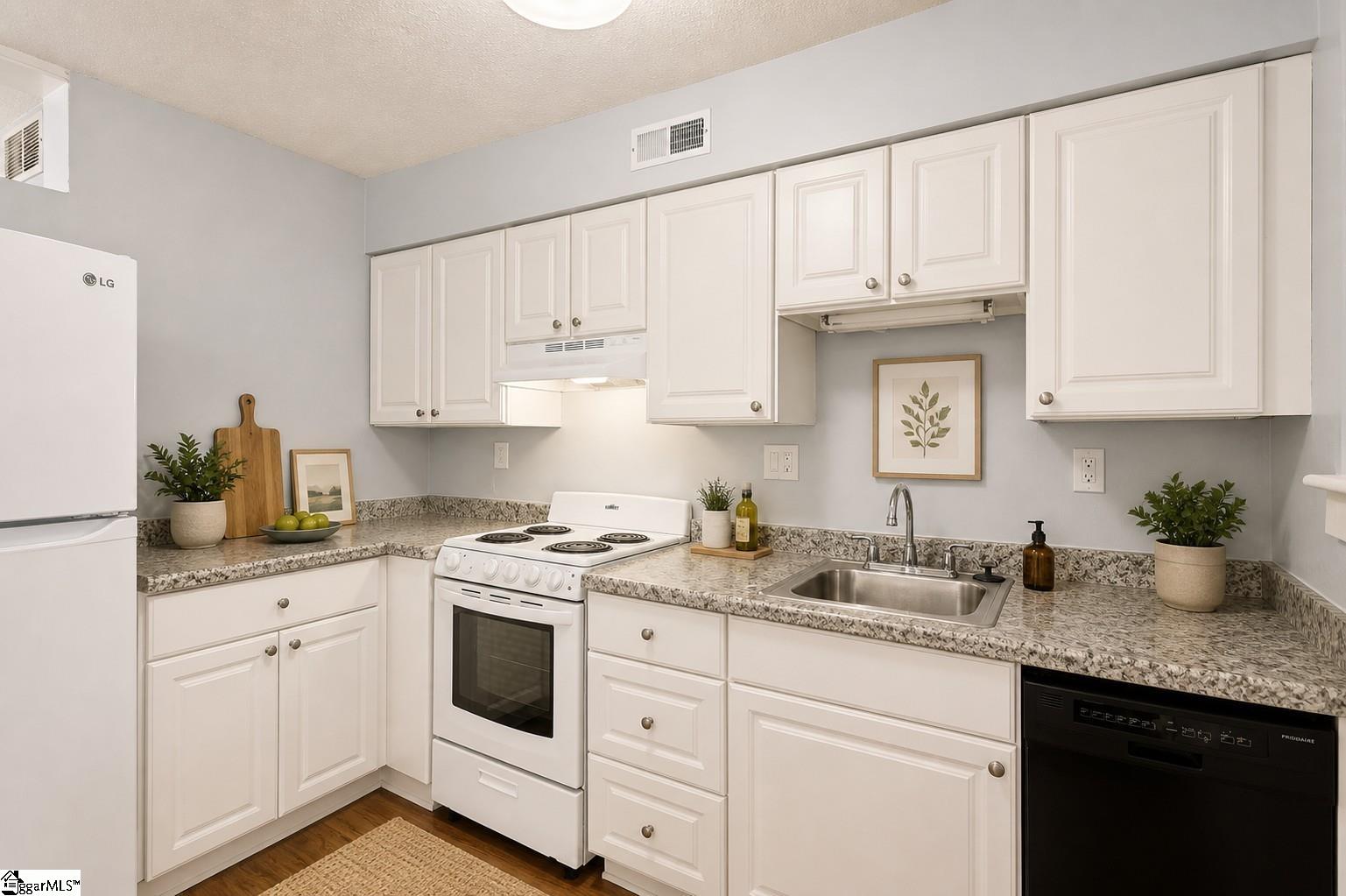 11 Faris Circle Property Photo 7
