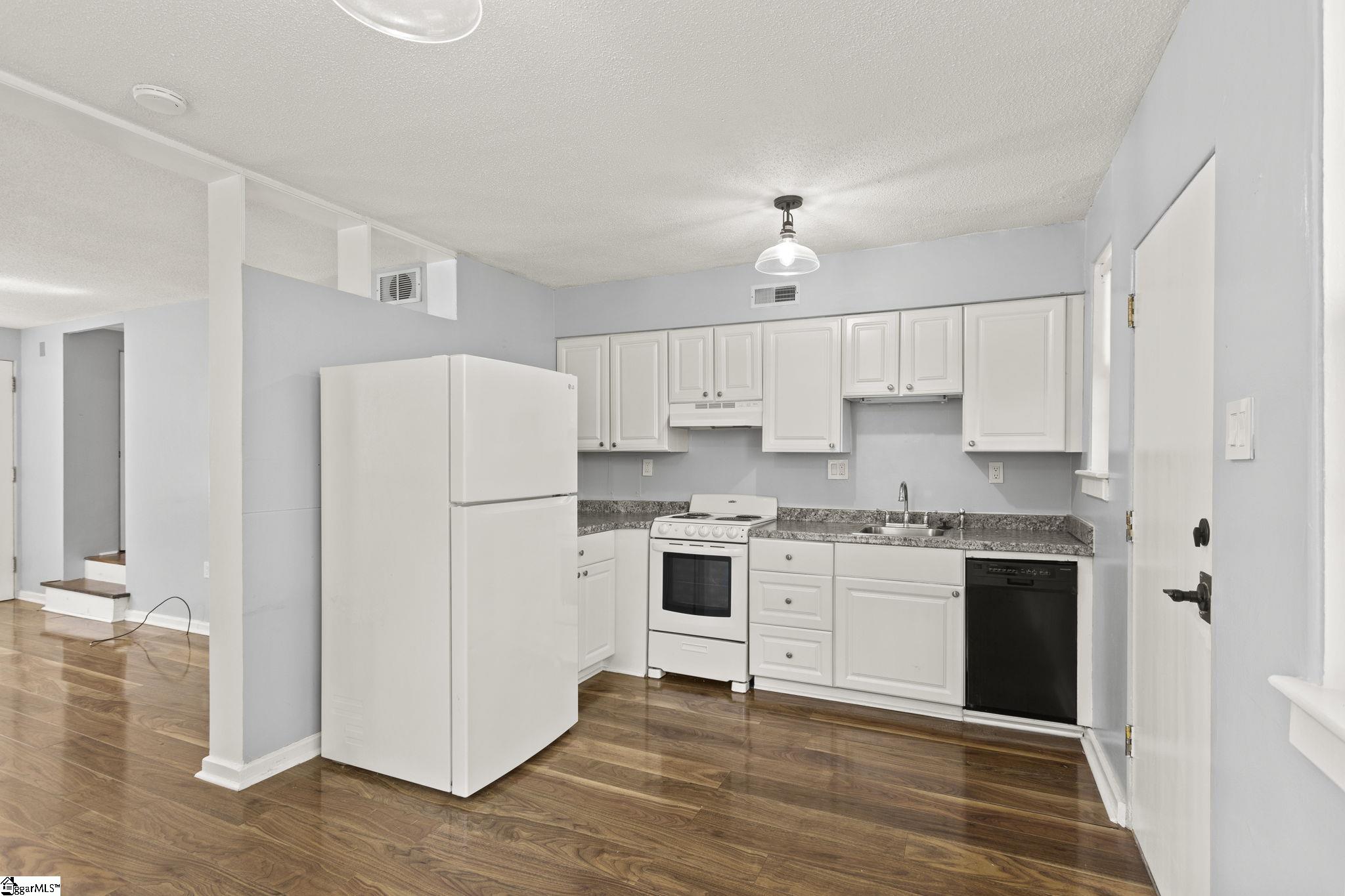 11 Faris Circle Property Photo 8