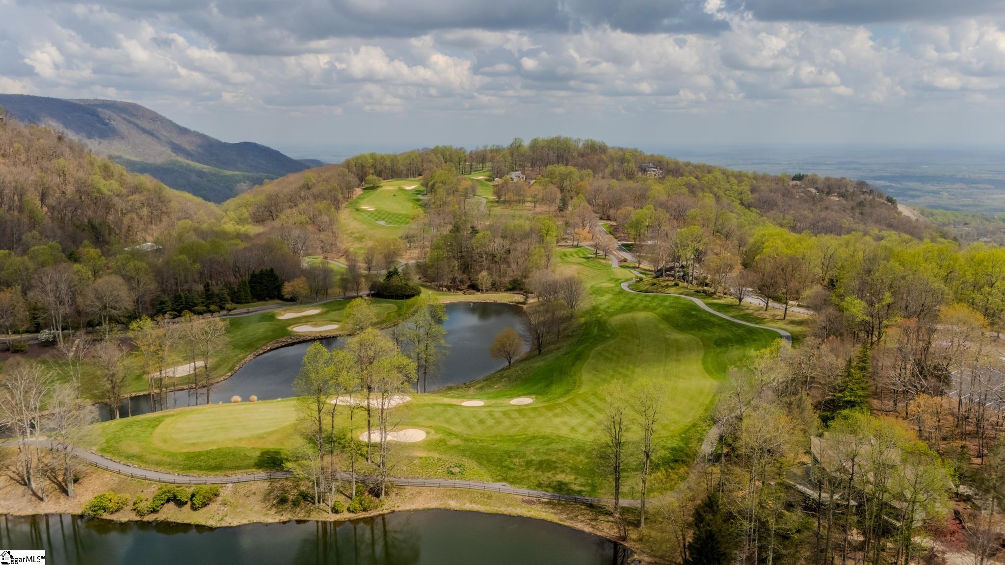 38 The Cliffs Parkway Property Photo 4
