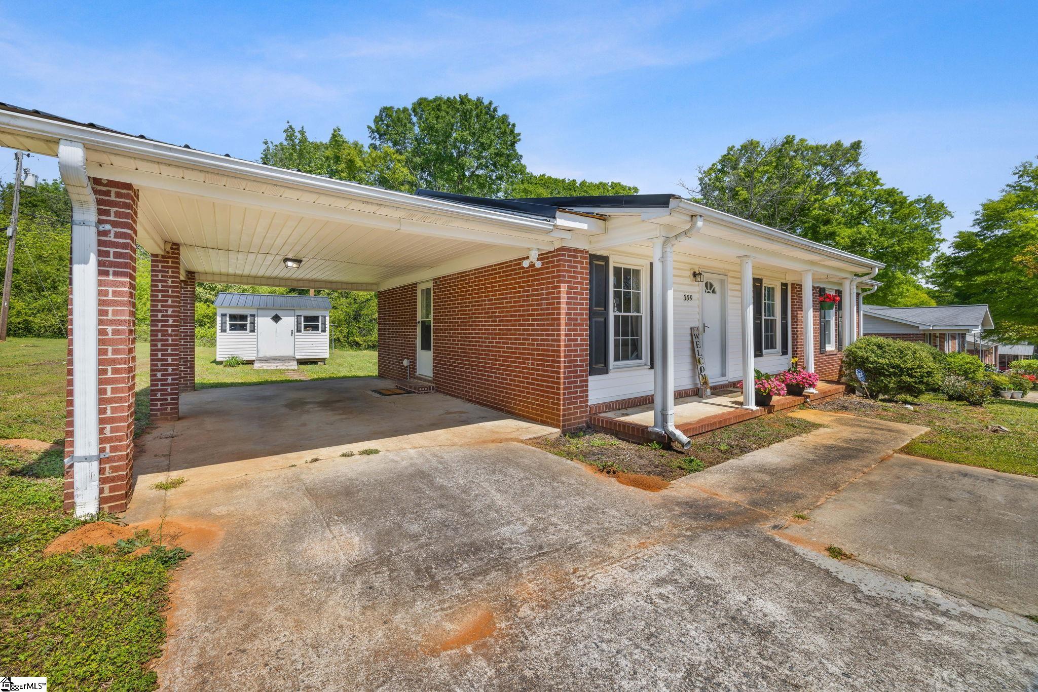 309 E Hampton Avenue Property Photo 3
