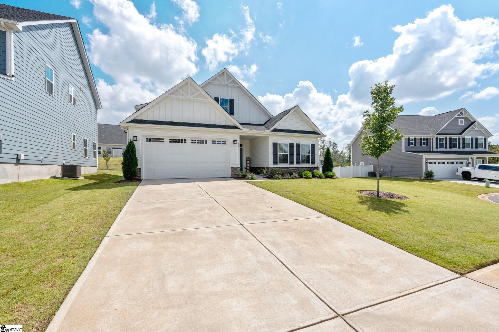 105 Comanche Trail Property Photo 3