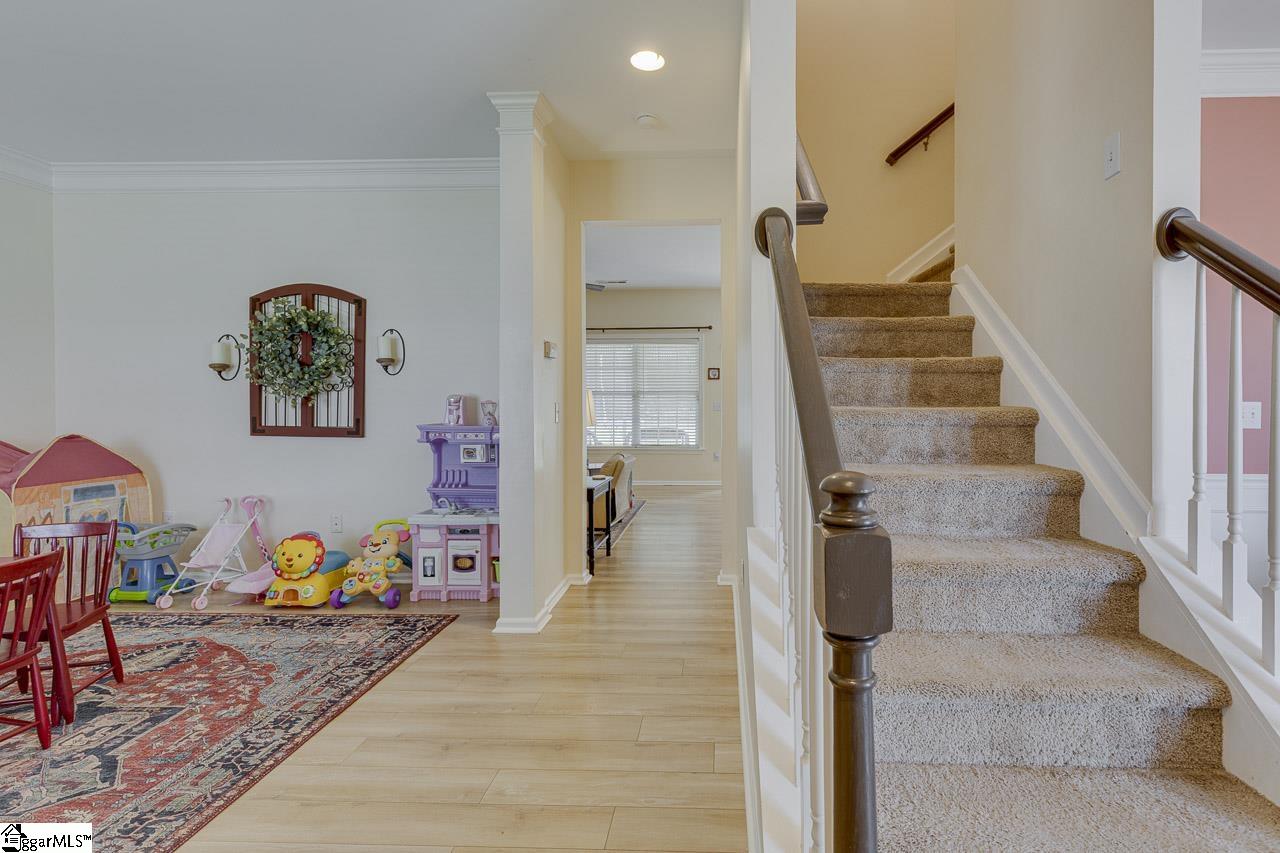 4 Crown Empire Court Property Photo 5