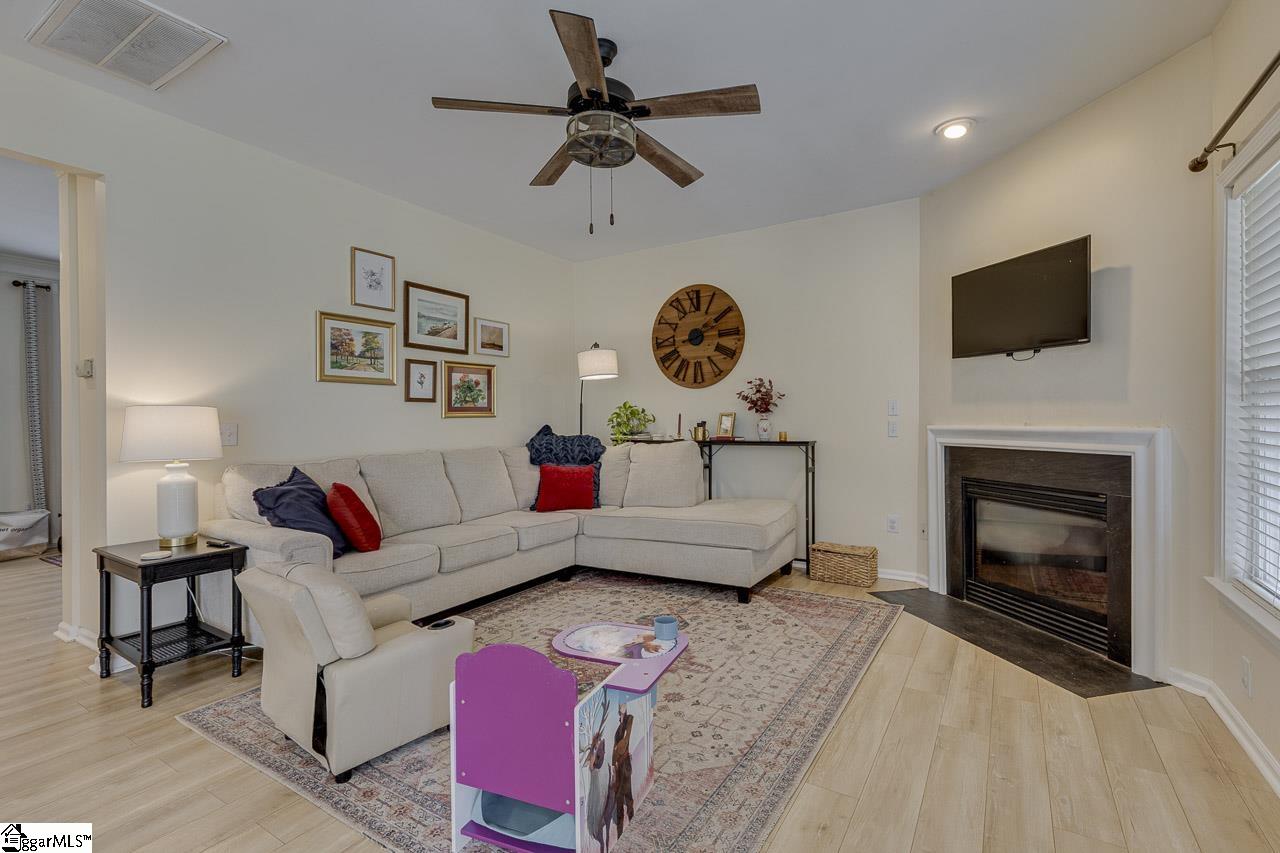 4 Crown Empire Court Property Photo 19