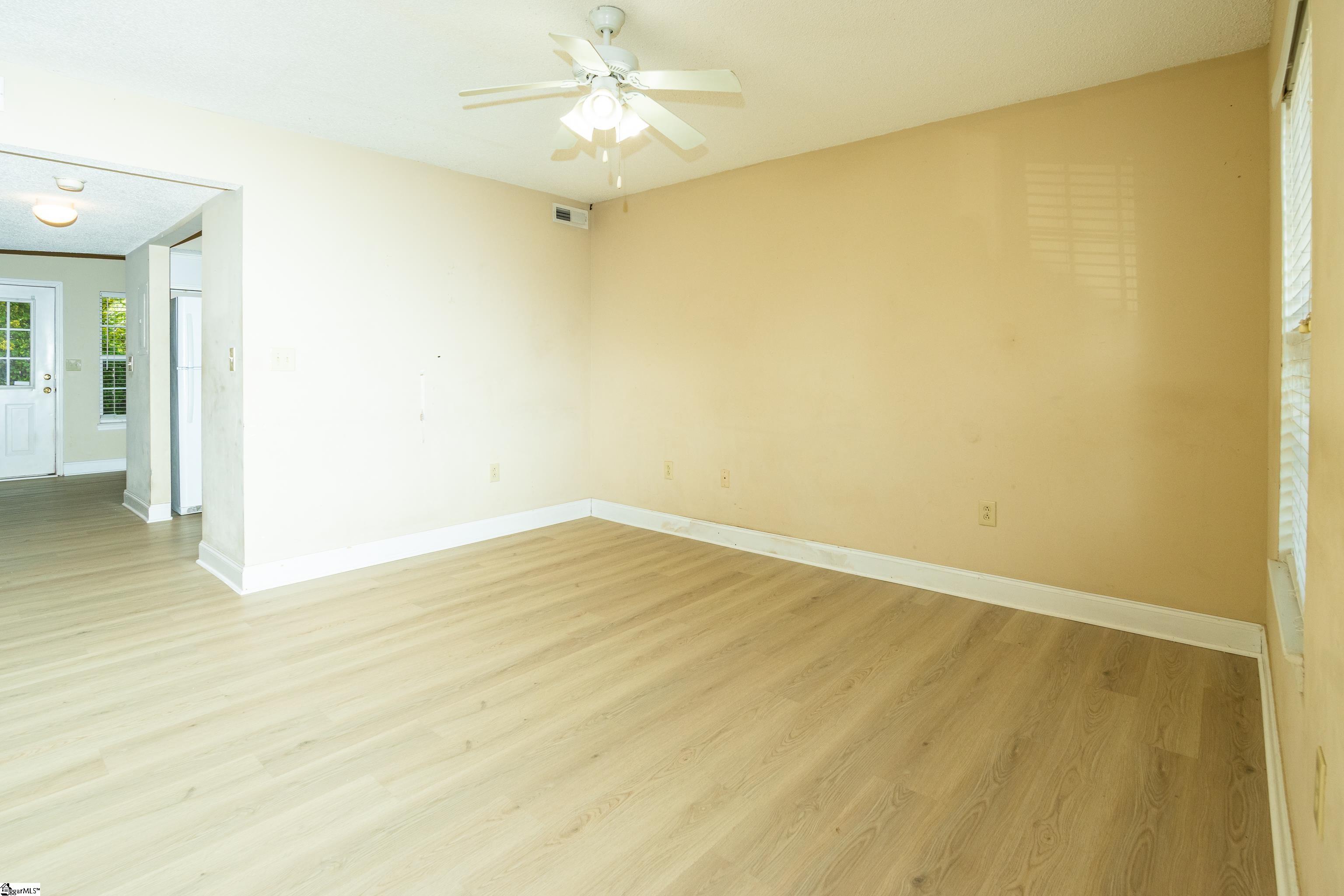 1587880 Property Photo 2