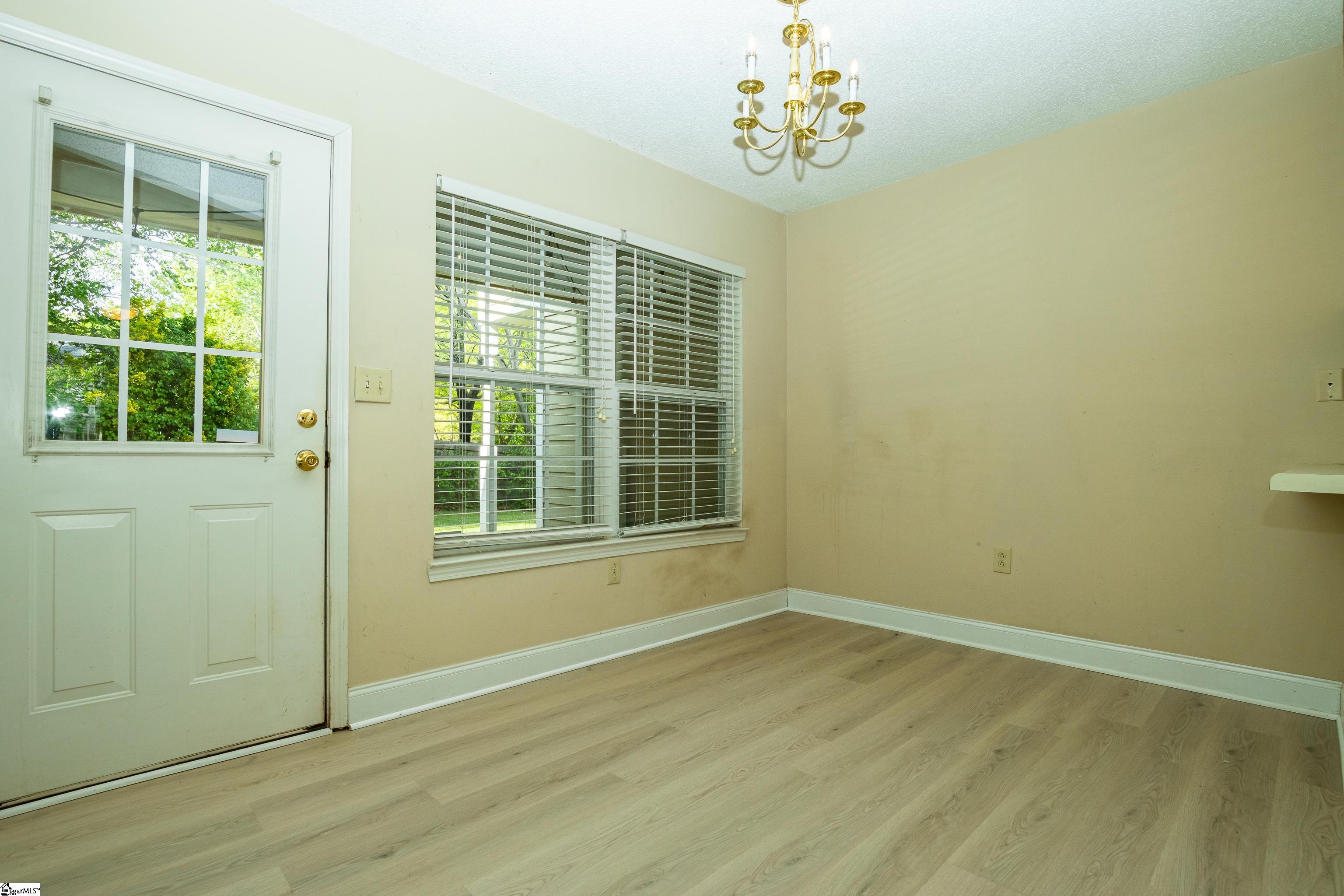 1587880 Property Photo 6