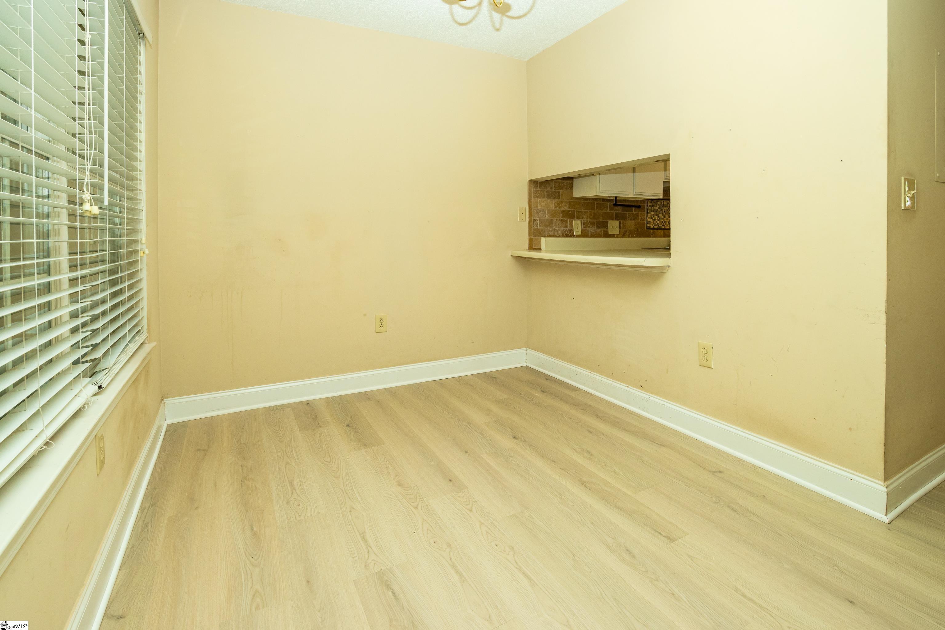 1587880 Property Photo 11