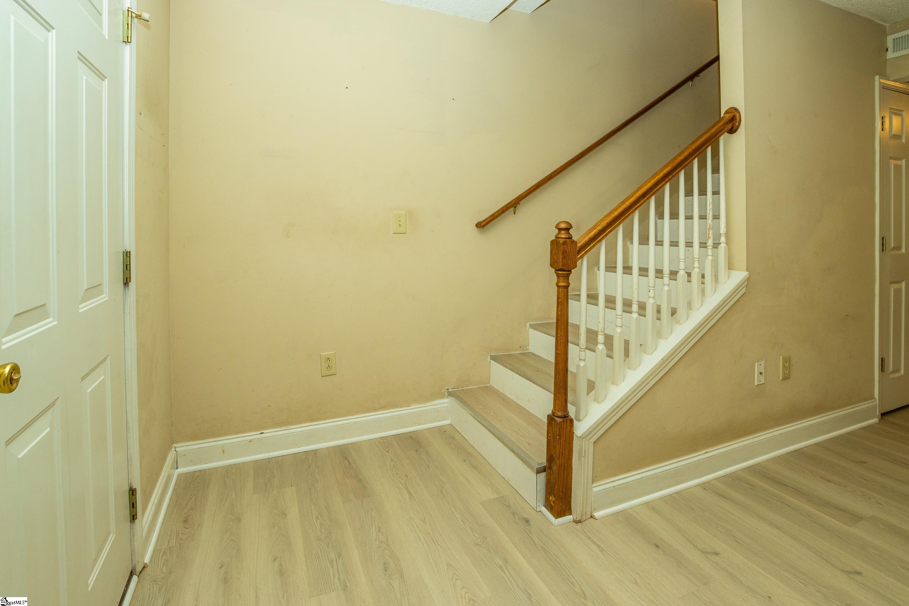 1587880 Property Photo 14