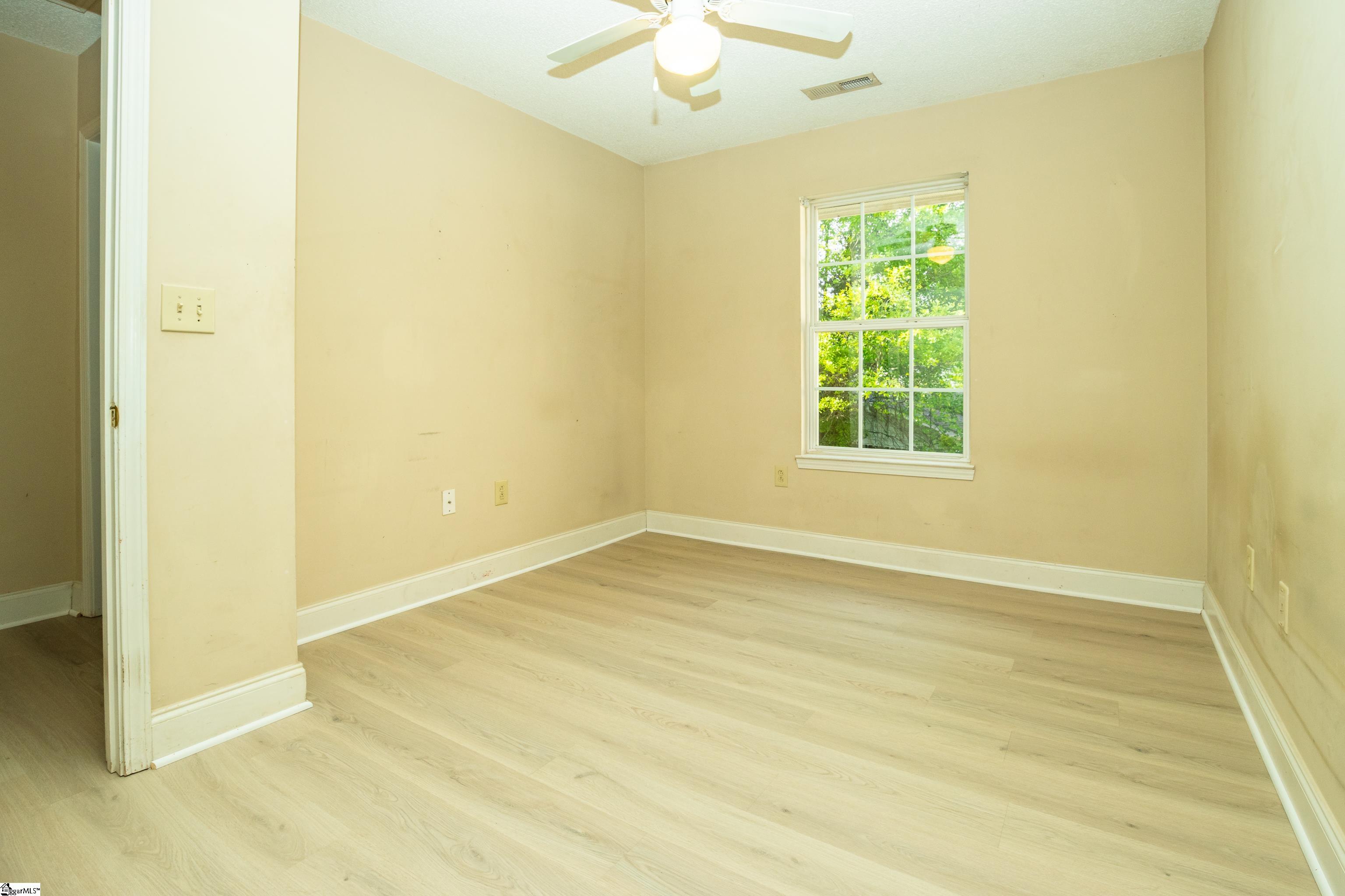 1587880 Property Photo 21