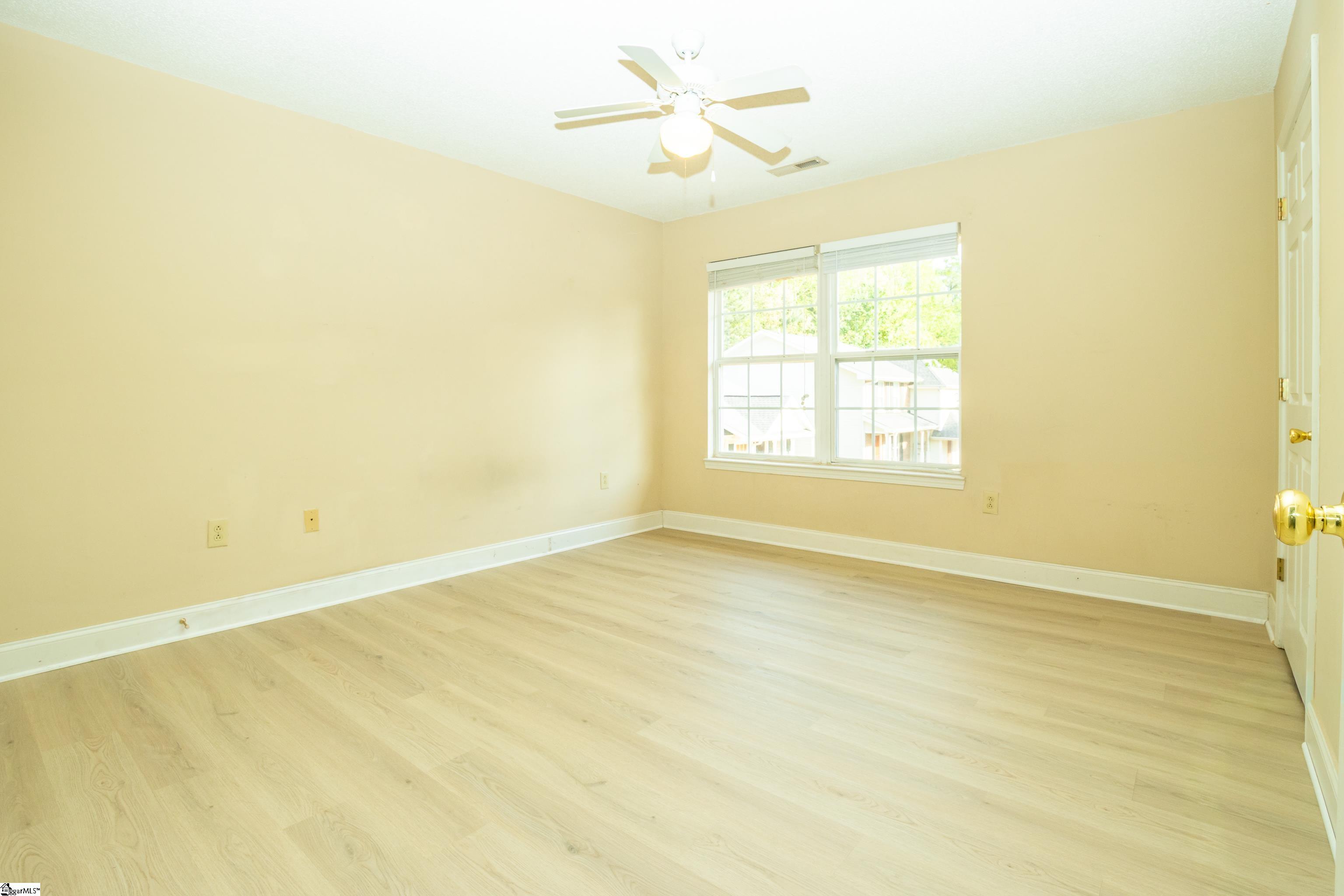 1587880 Property Photo 22