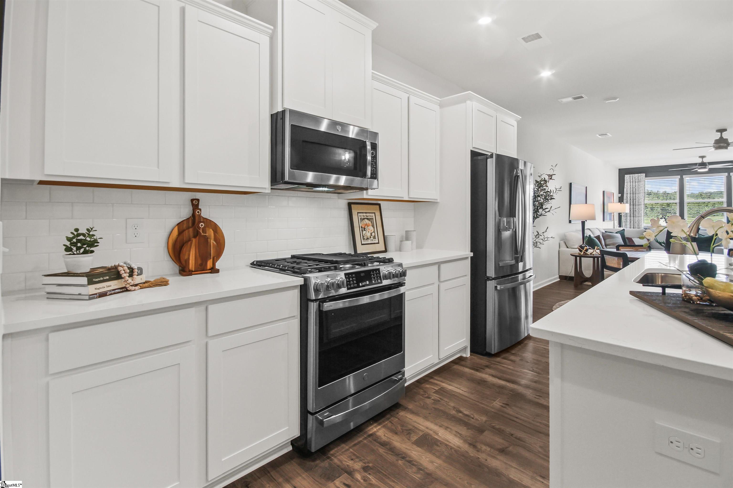 156 Herrick Place Property Photo 5