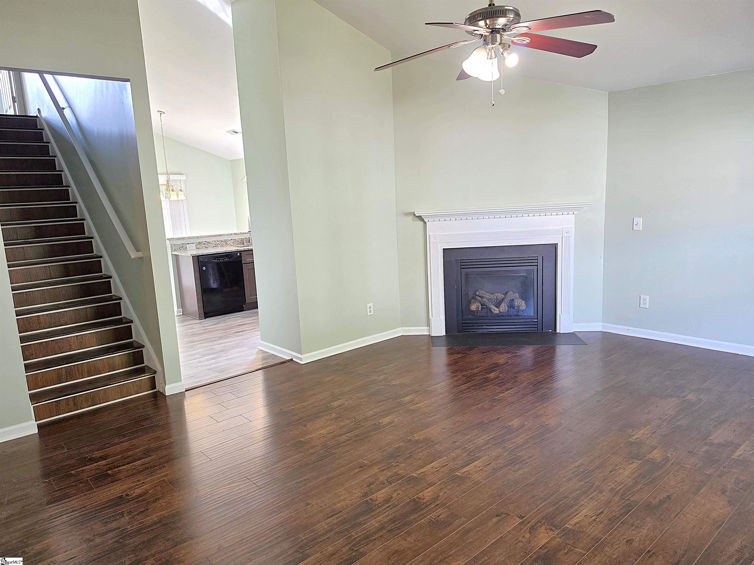 290 Stonewood Crossing Drive Property Photo 5