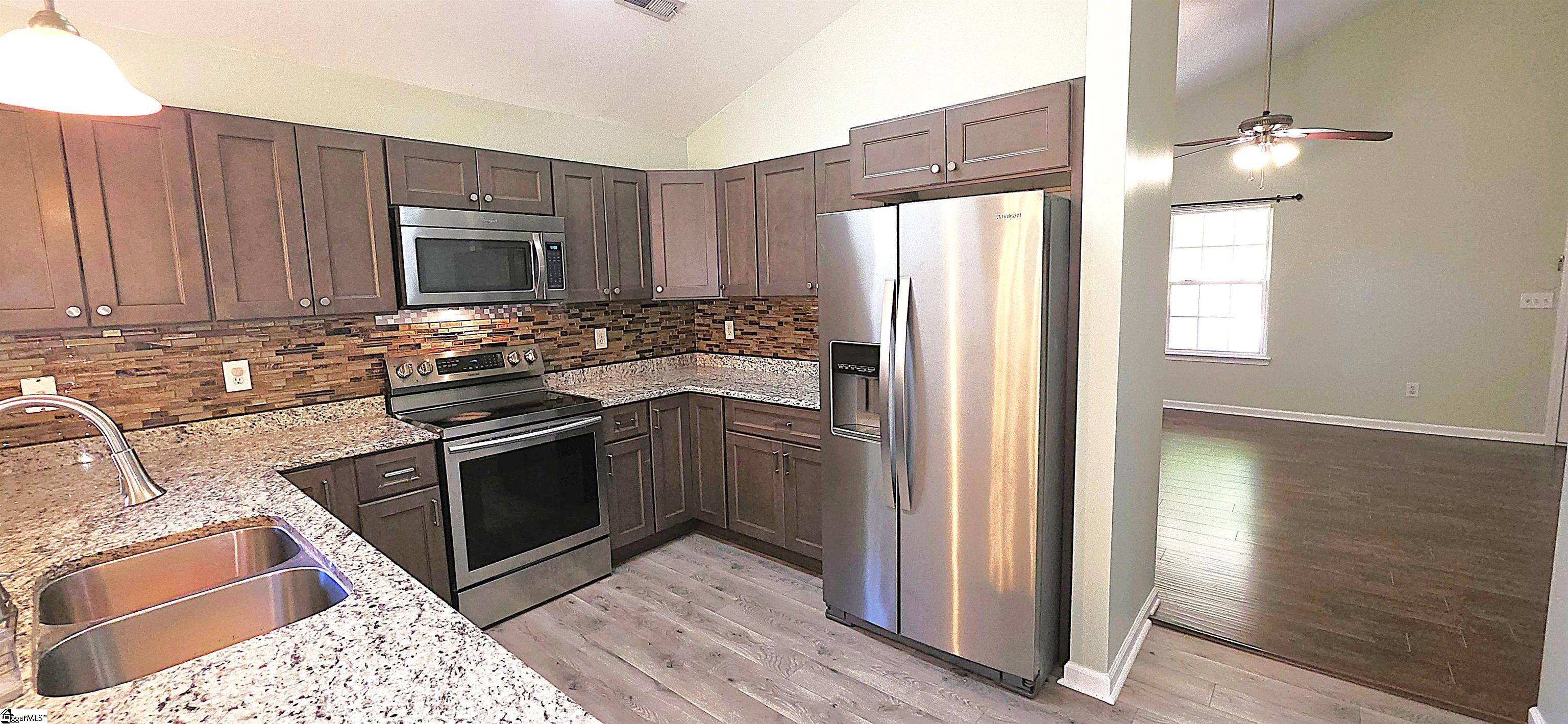 290 Stonewood Crossing Drive Property Photo 8