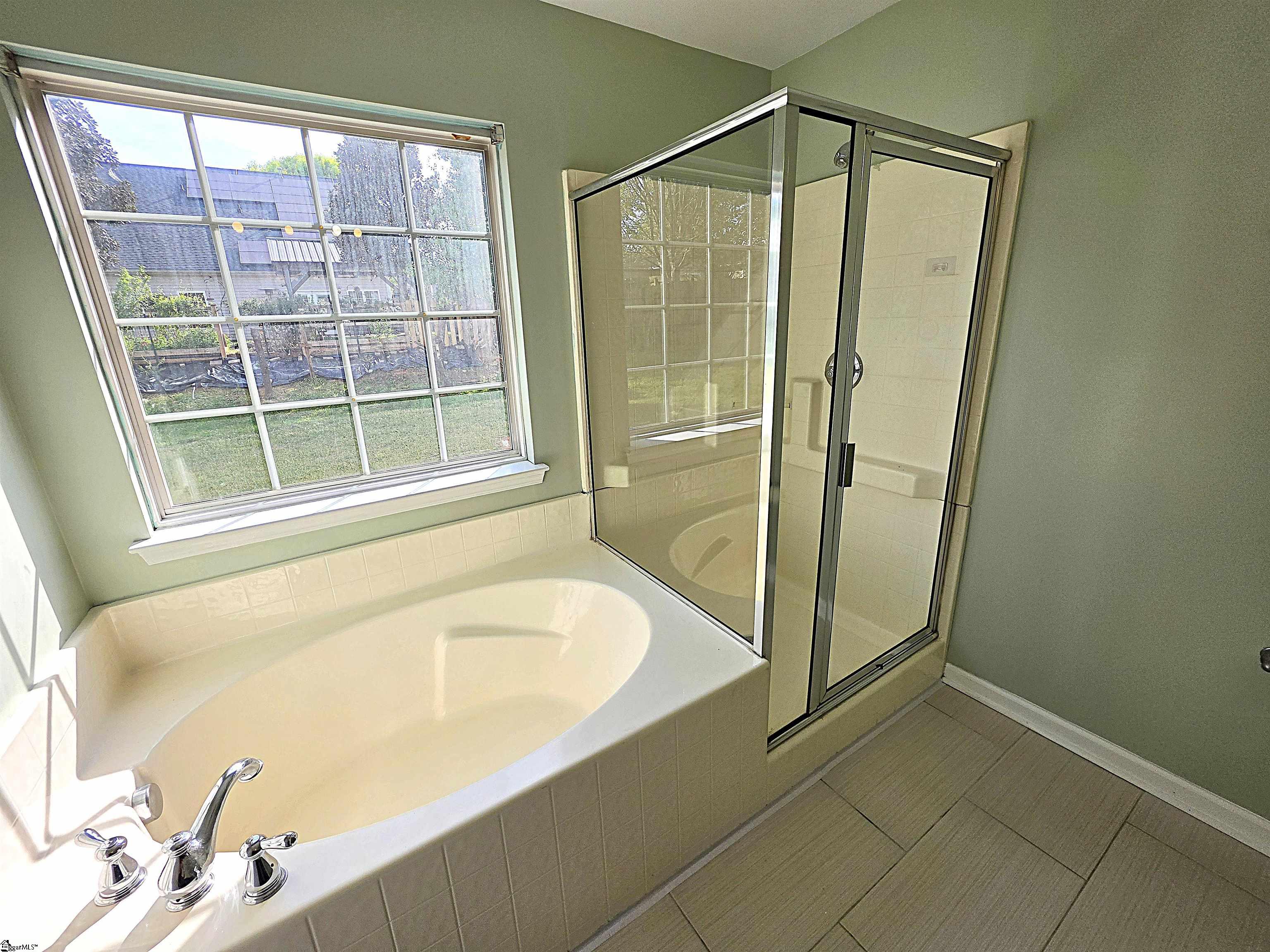 290 Stonewood Crossing Drive Property Photo 13