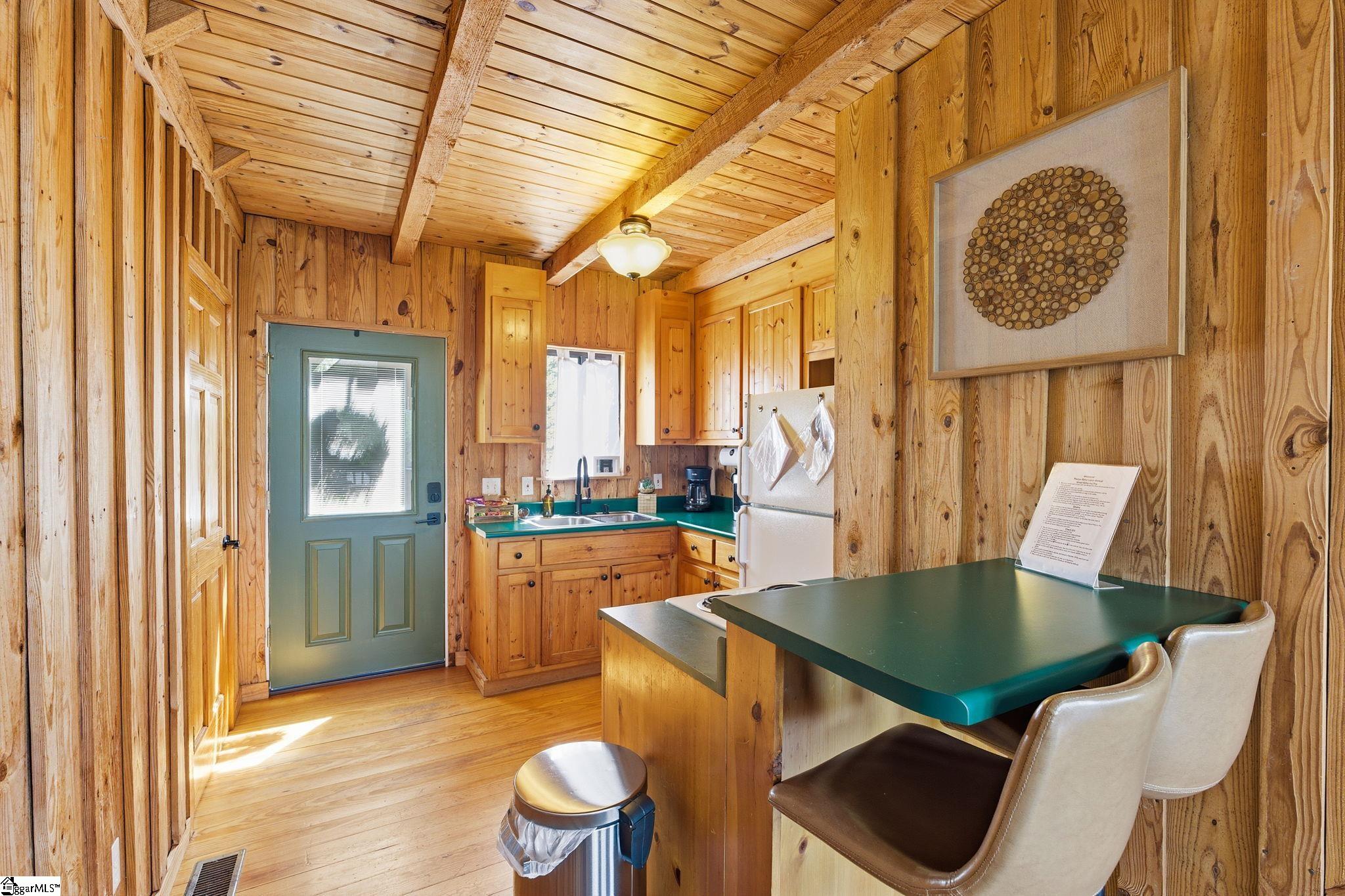 1 Kitty Hawk Lane Property Photo 12