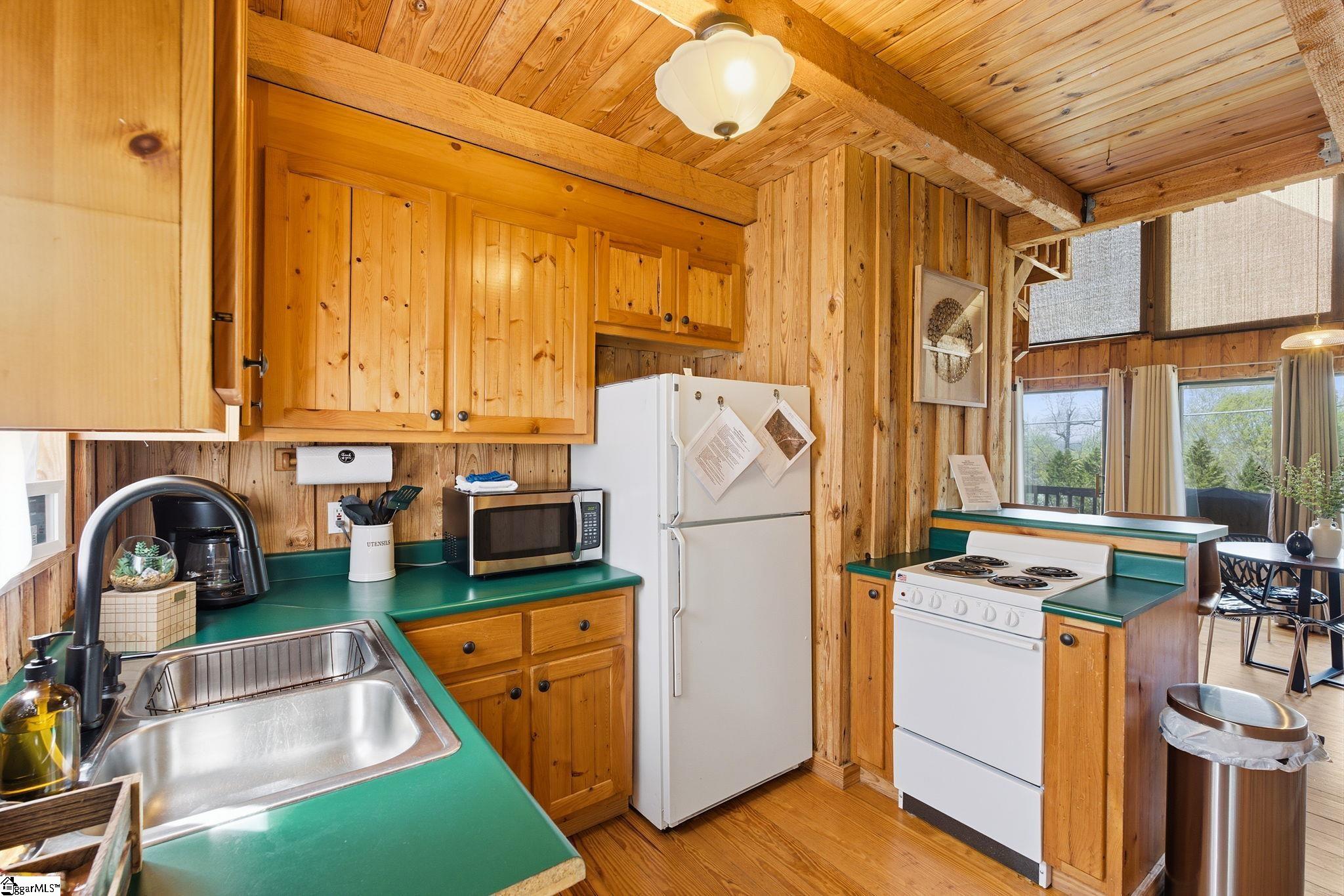 1 Kitty Hawk Lane Property Photo 14