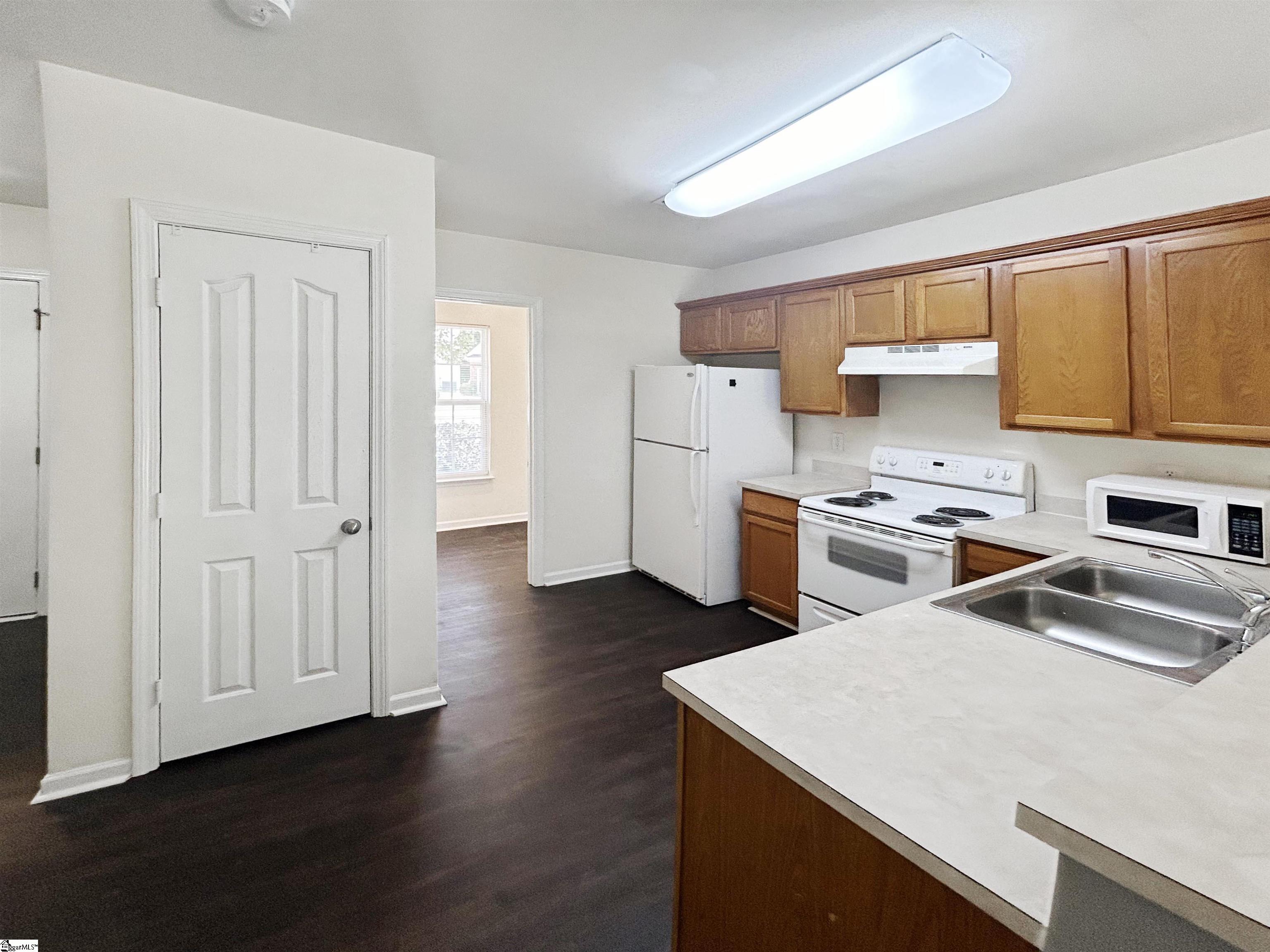 1588058 Property Photo 5