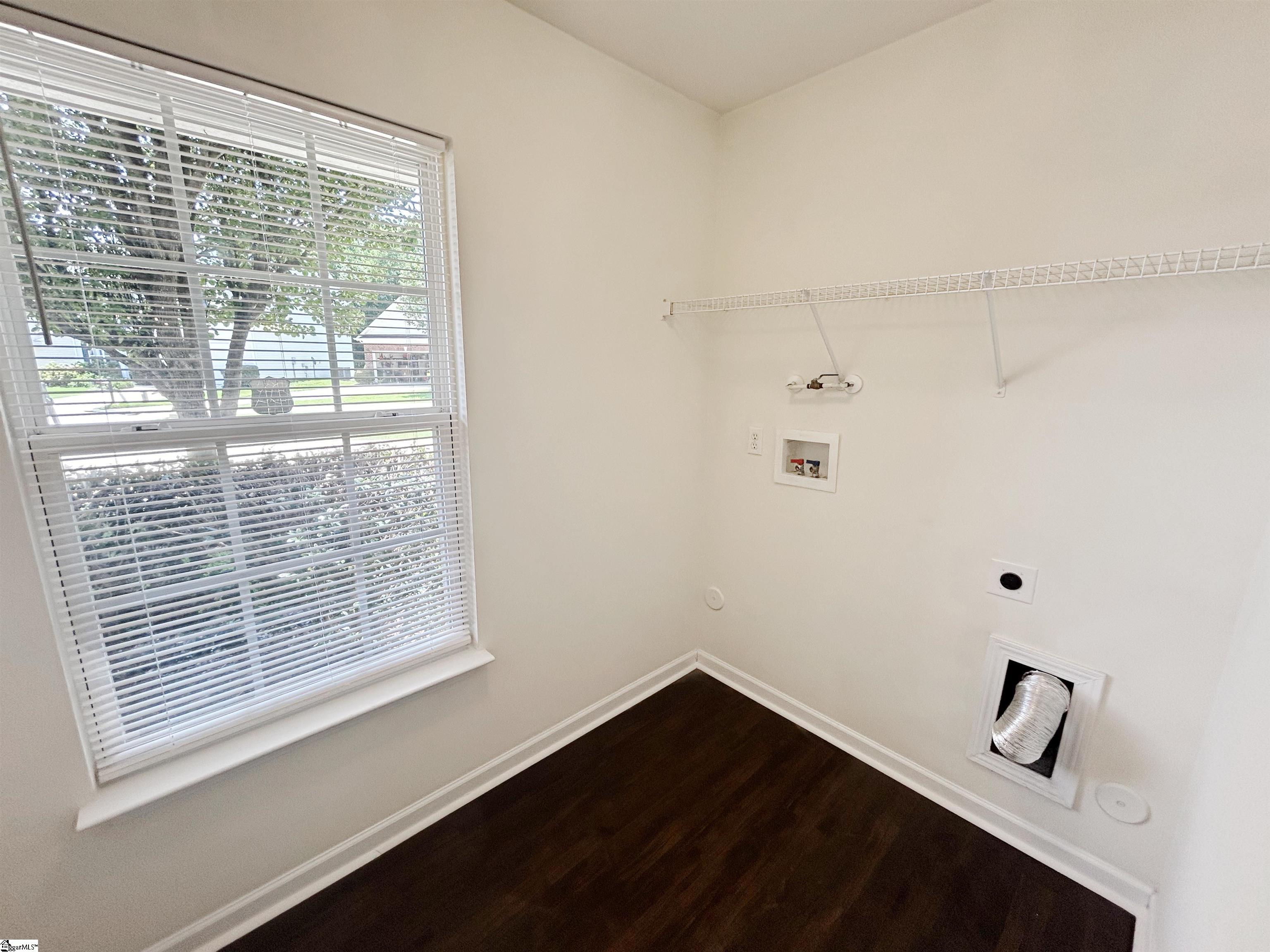 1588058 Property Photo 13