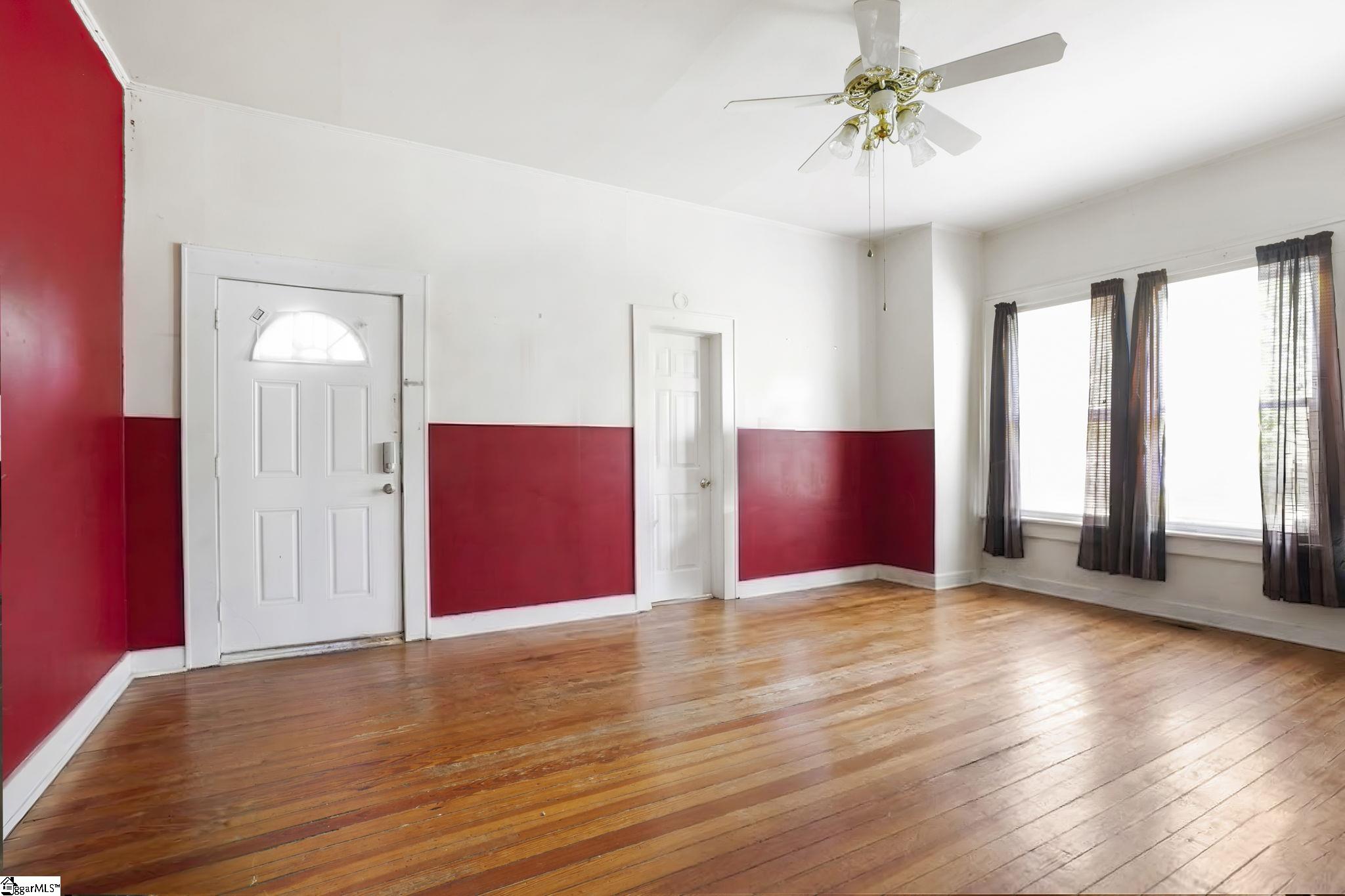 312 E A Avenue Property Photo 6